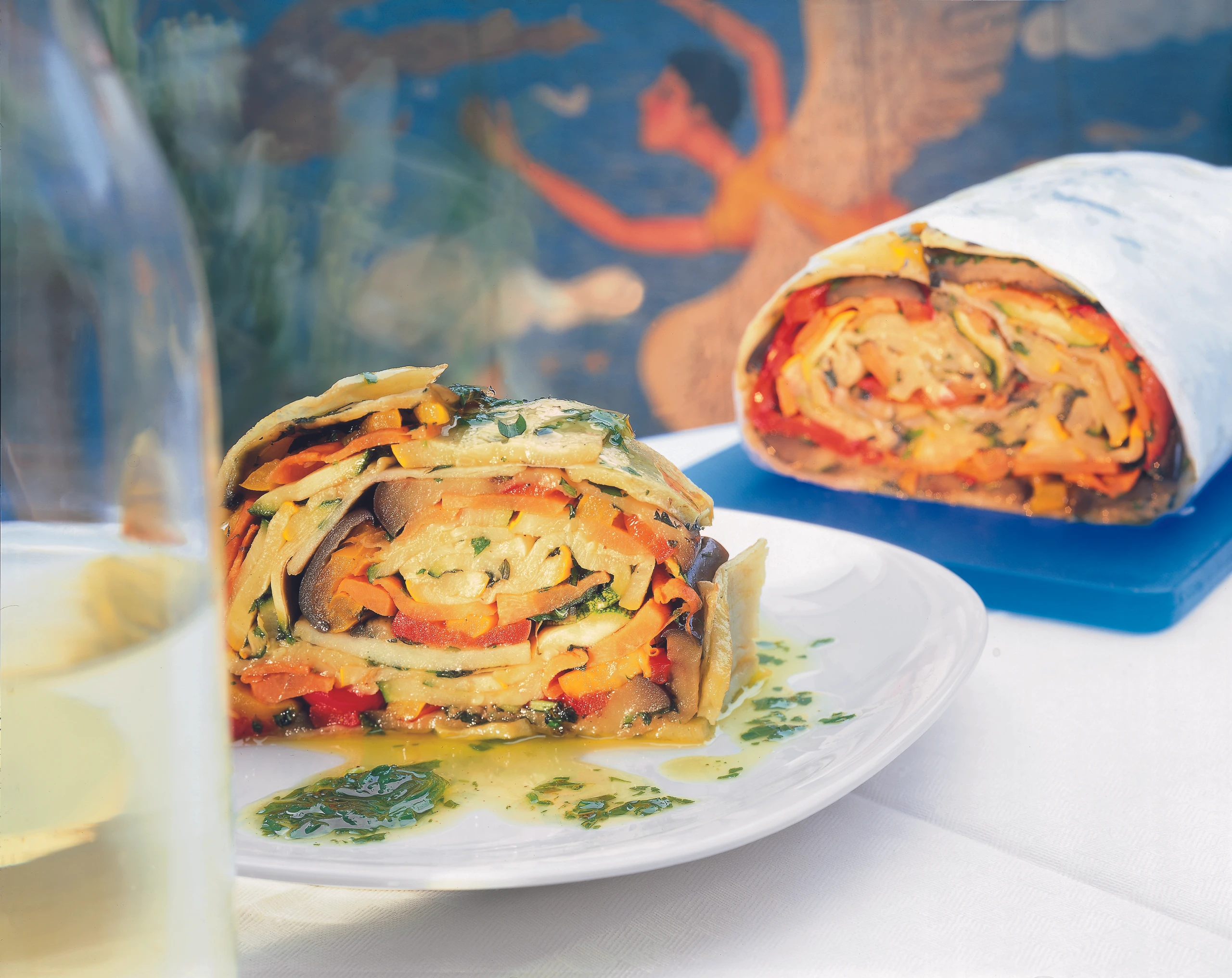 Griechische Gemüserolle mit Rucola-Öl