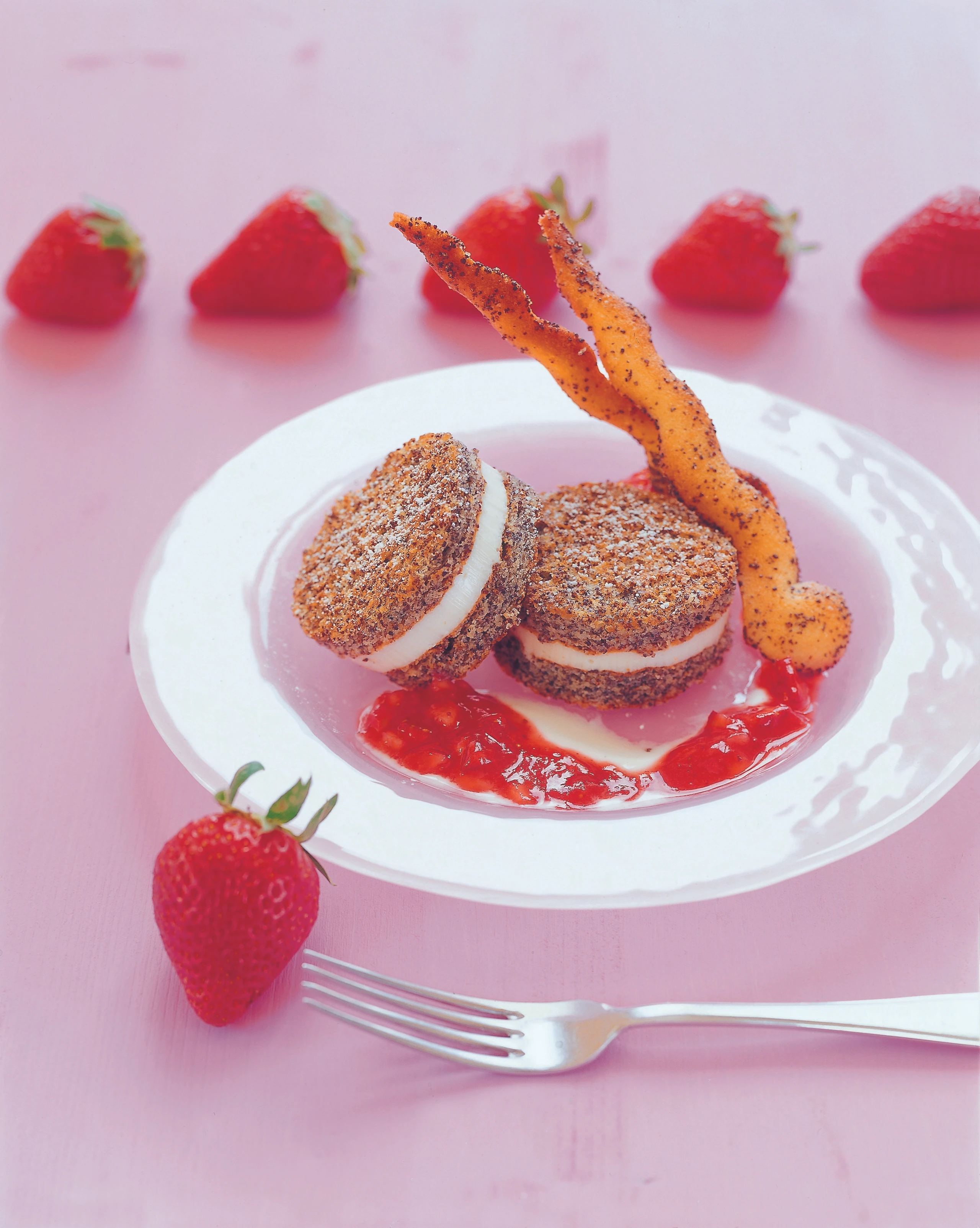 Mohntörtchen mit Hippen-Stangerln