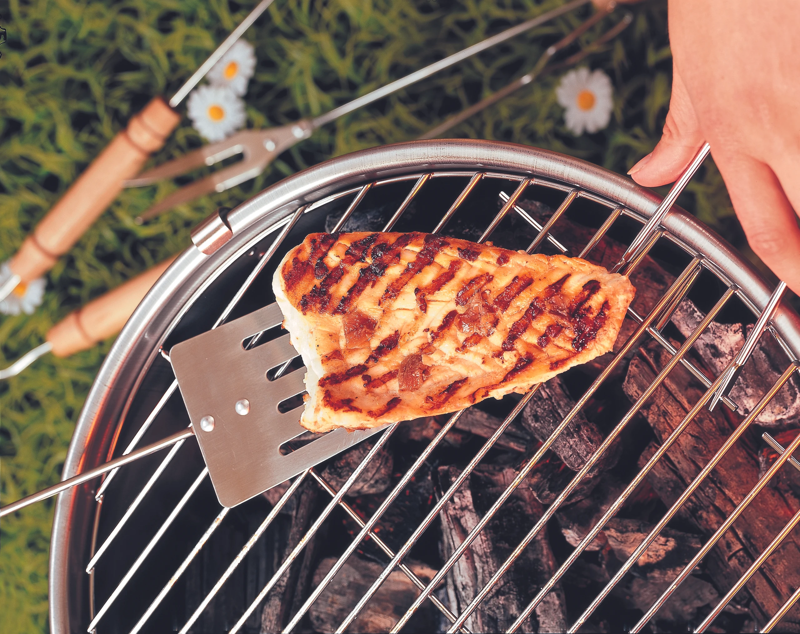 Mit Sardellen gespickter Seeteufel vom Grill