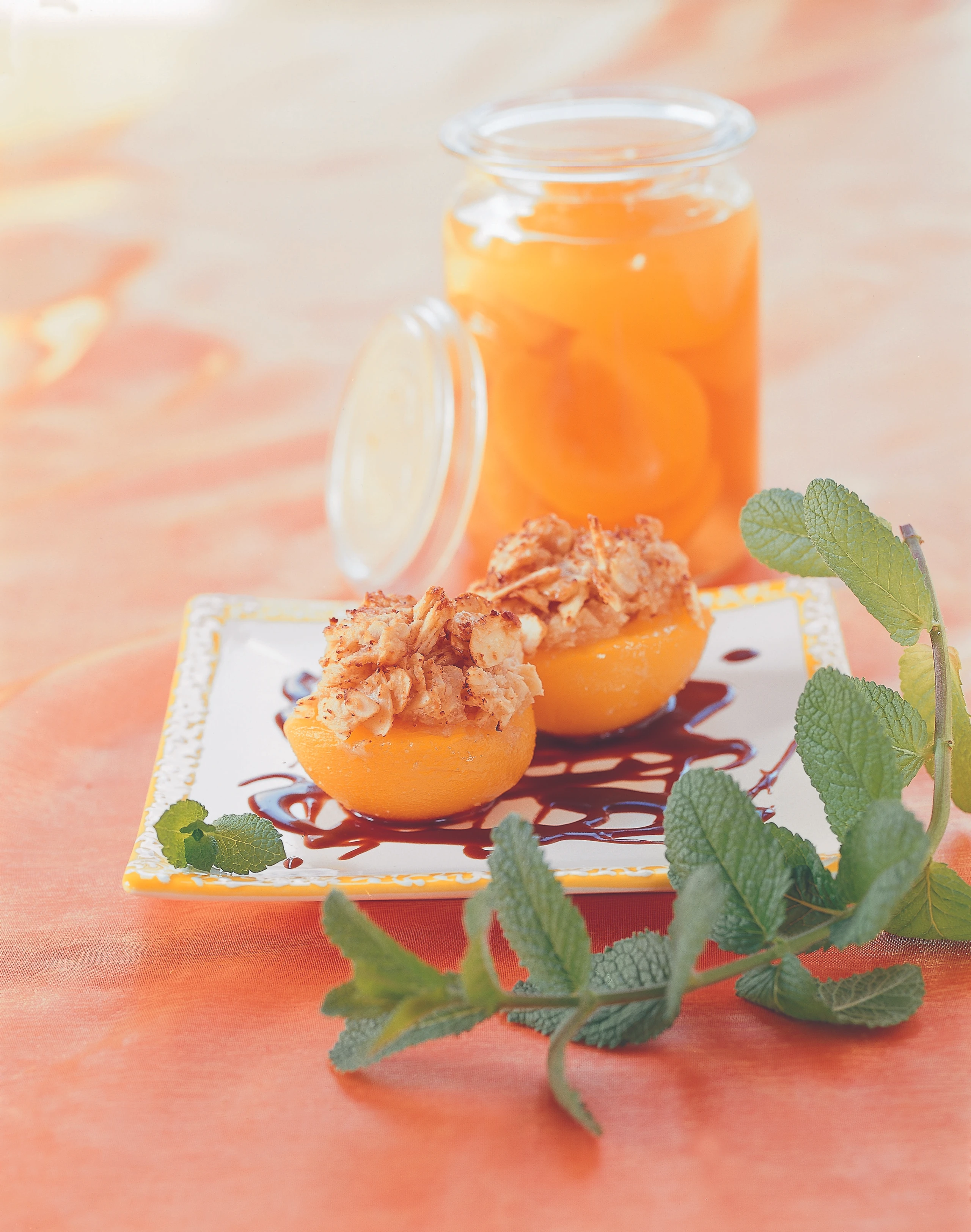 Gefüllte Pfirsiche mit Nougatsauce