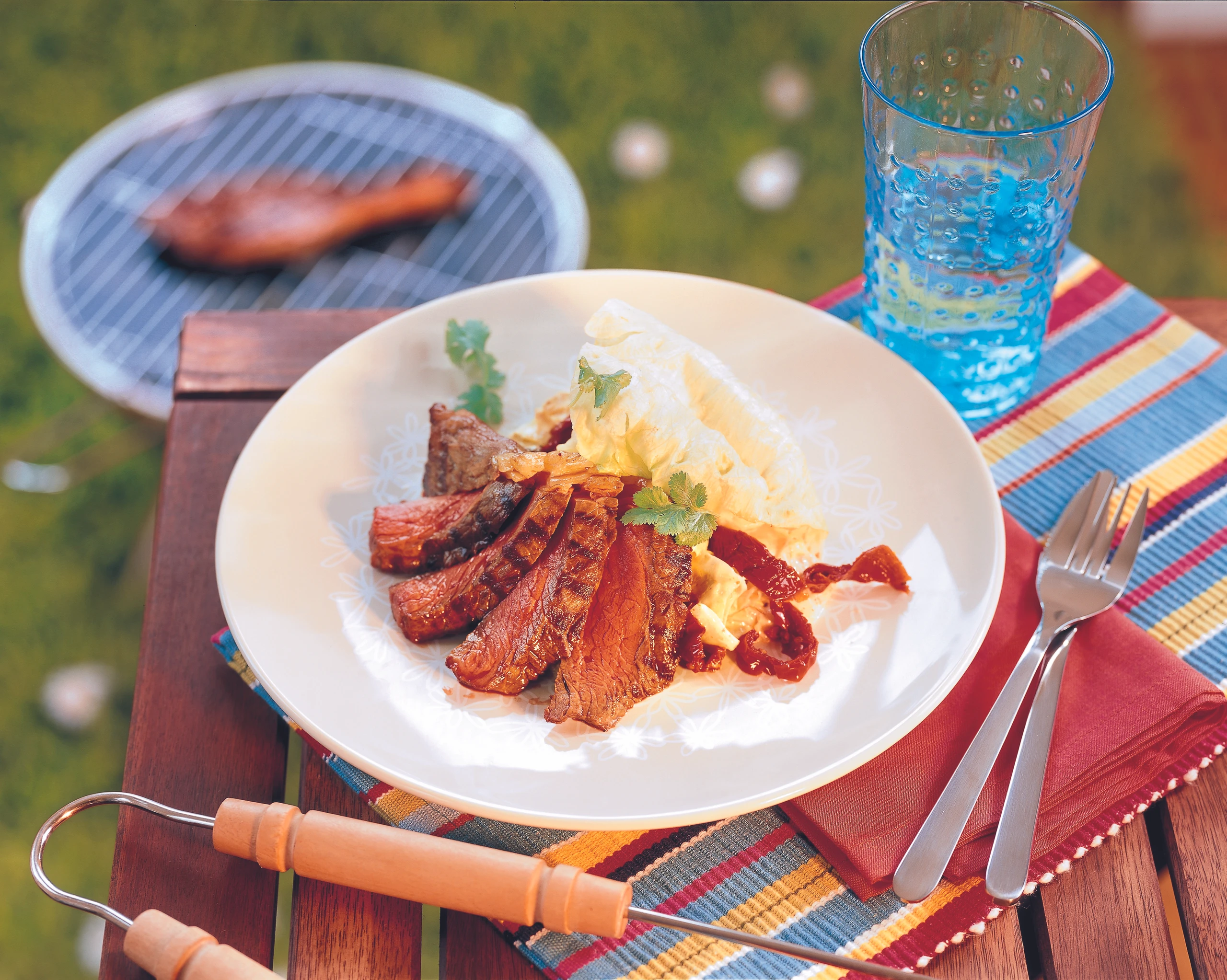Rumpsteaks vom Grill mit Eisbergsalat