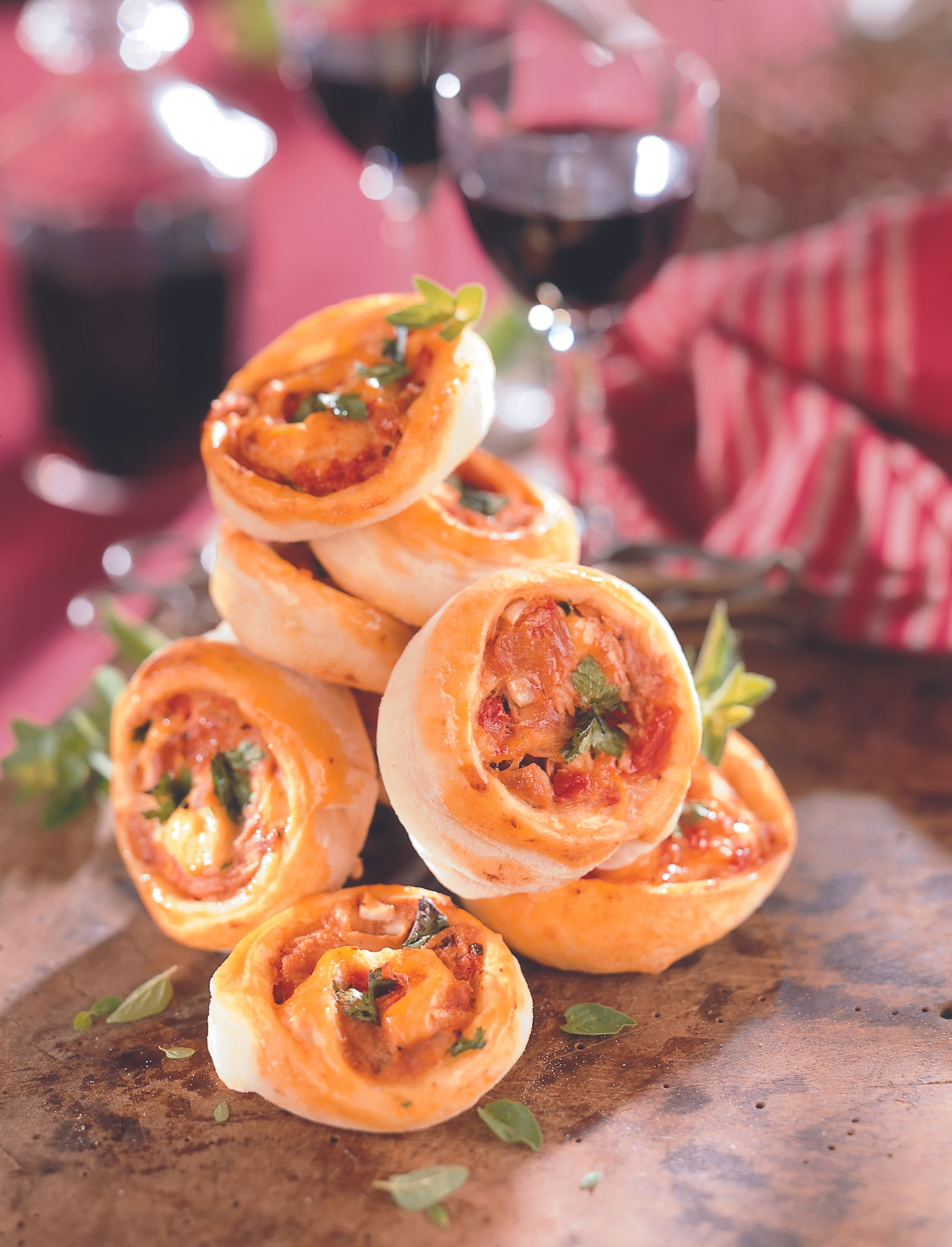 Thunfisch-Rotolini aus selbstgemachtem Pizzateig