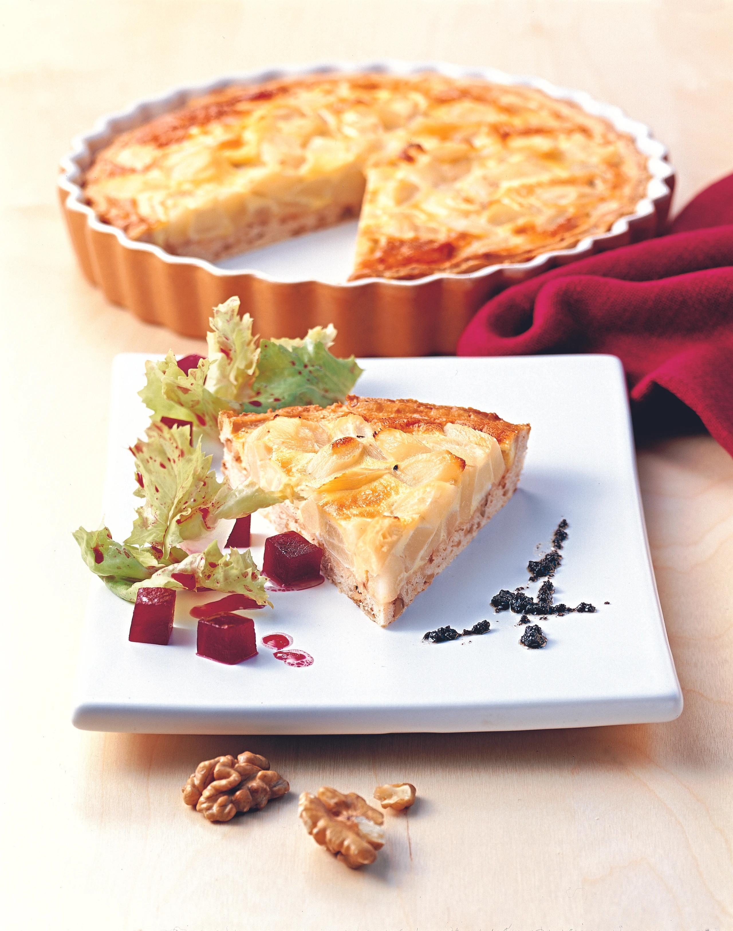 Nuss-Quiche mit Schwarzwurzeln