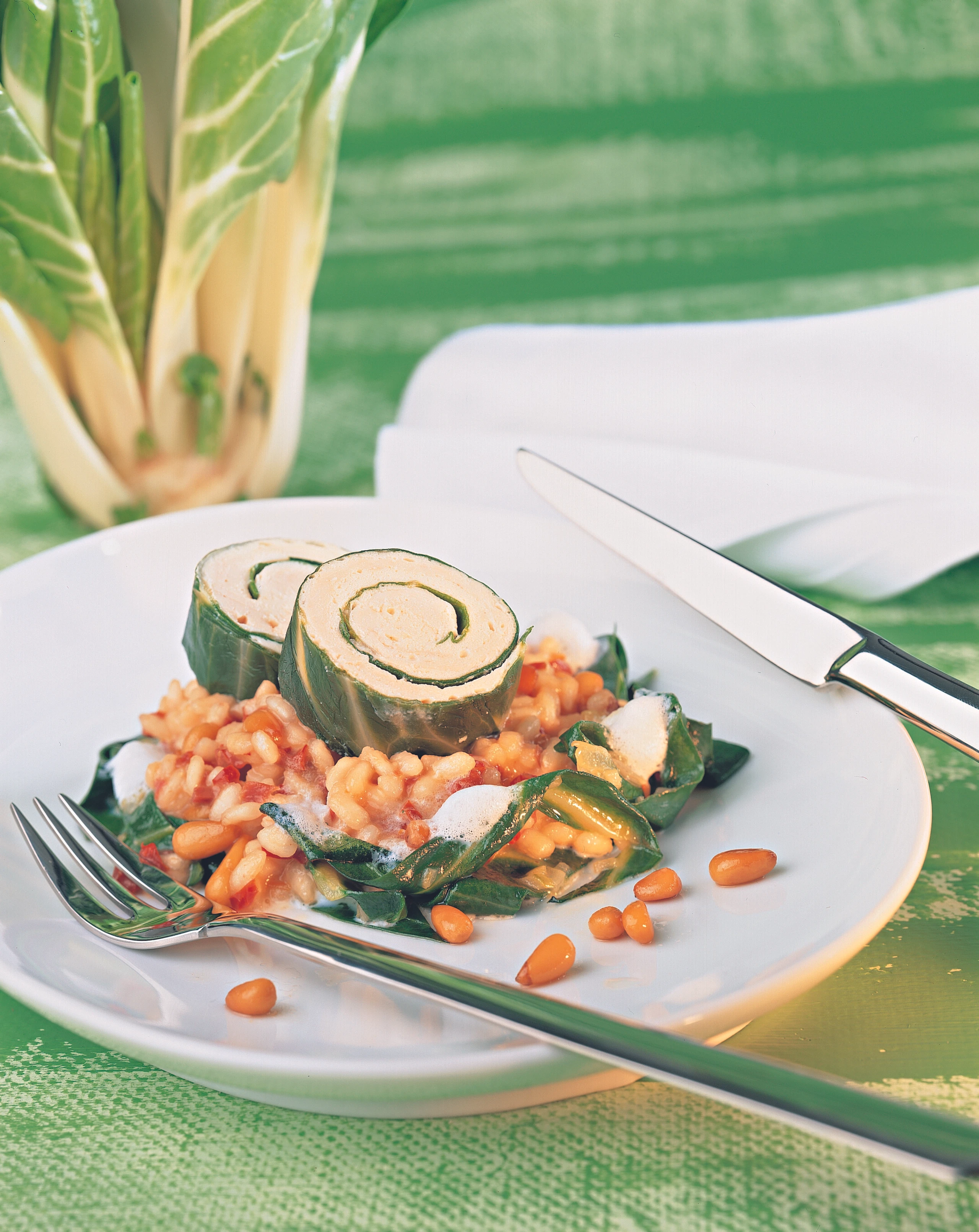 Mangold-Hühnerröllchen mit Paradeis-Risotto
