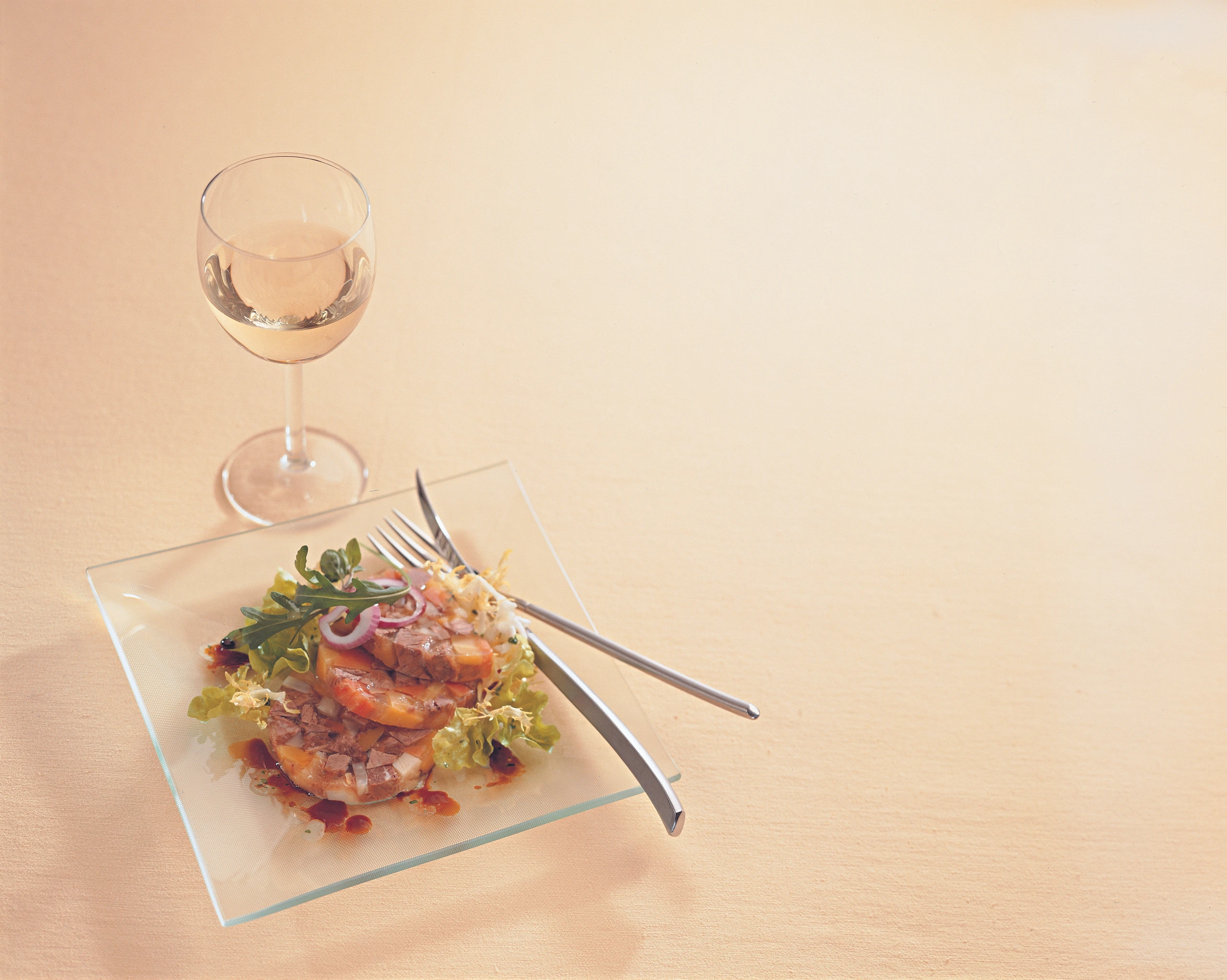 Rindfleisch-Gemüsesulz mit Kernöl-Marinade