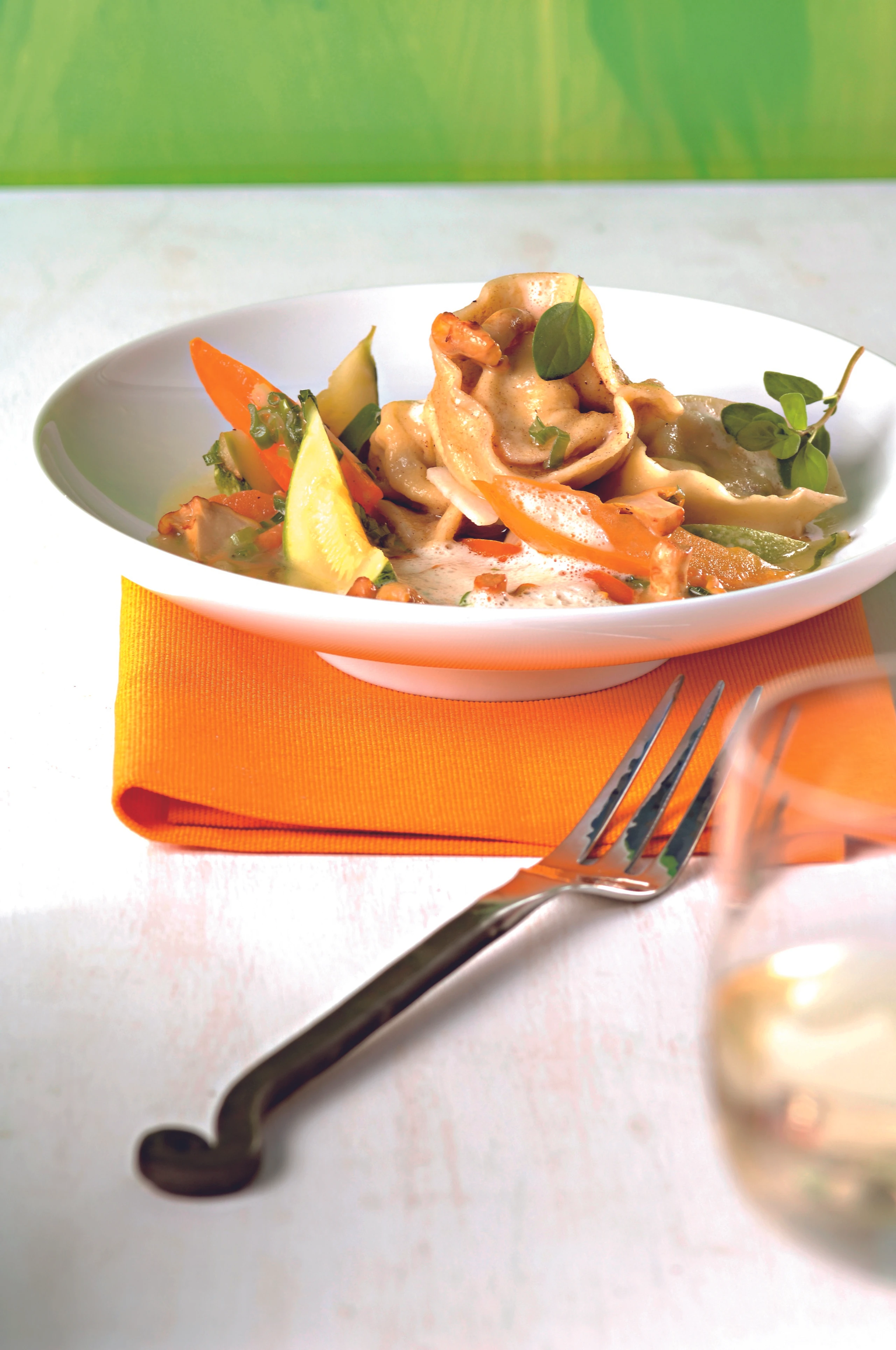 Eierschwammerl-Ravioli mit Gemüse