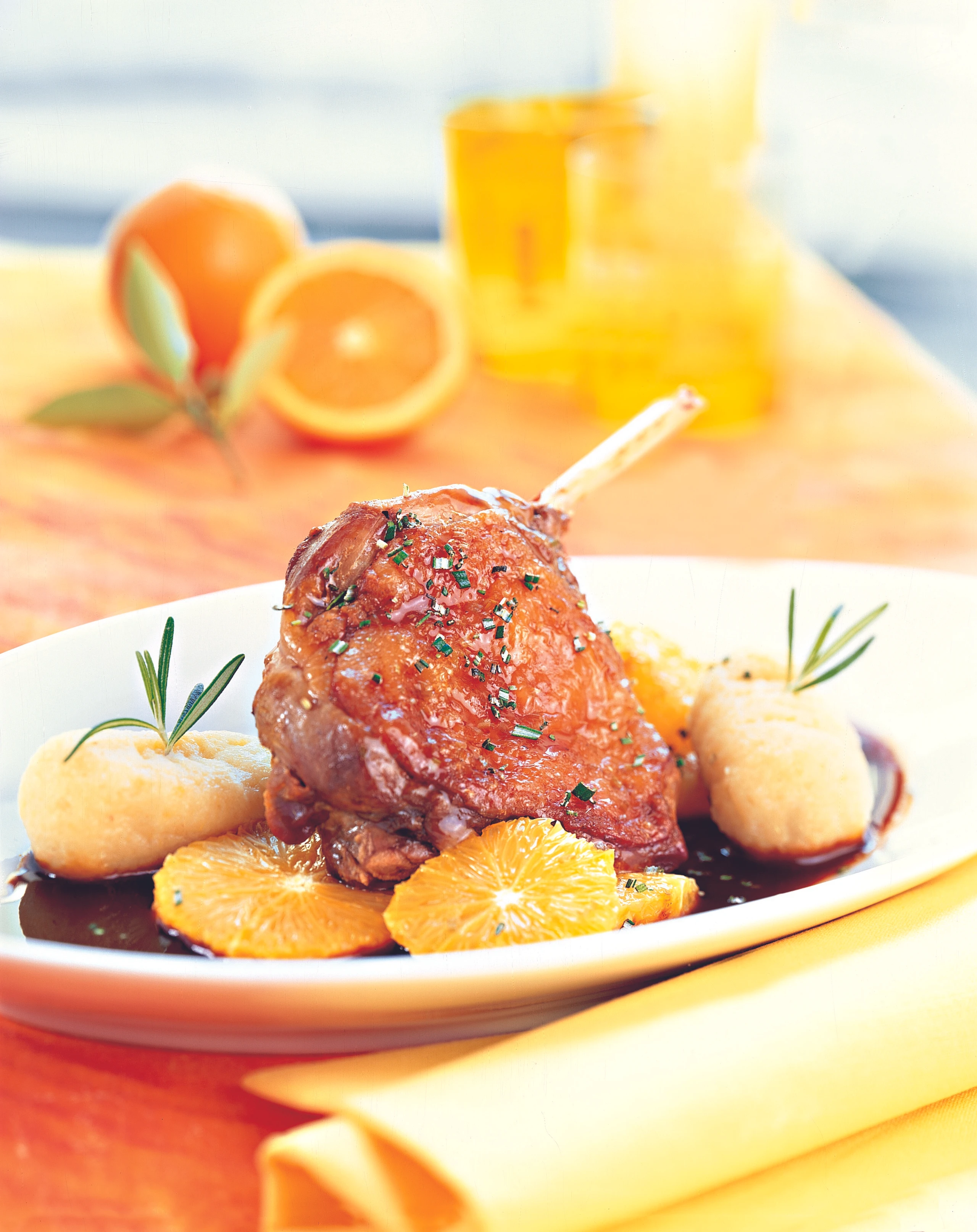 Entenkeulen mit Orangen und Rosmarin-Gnocchi