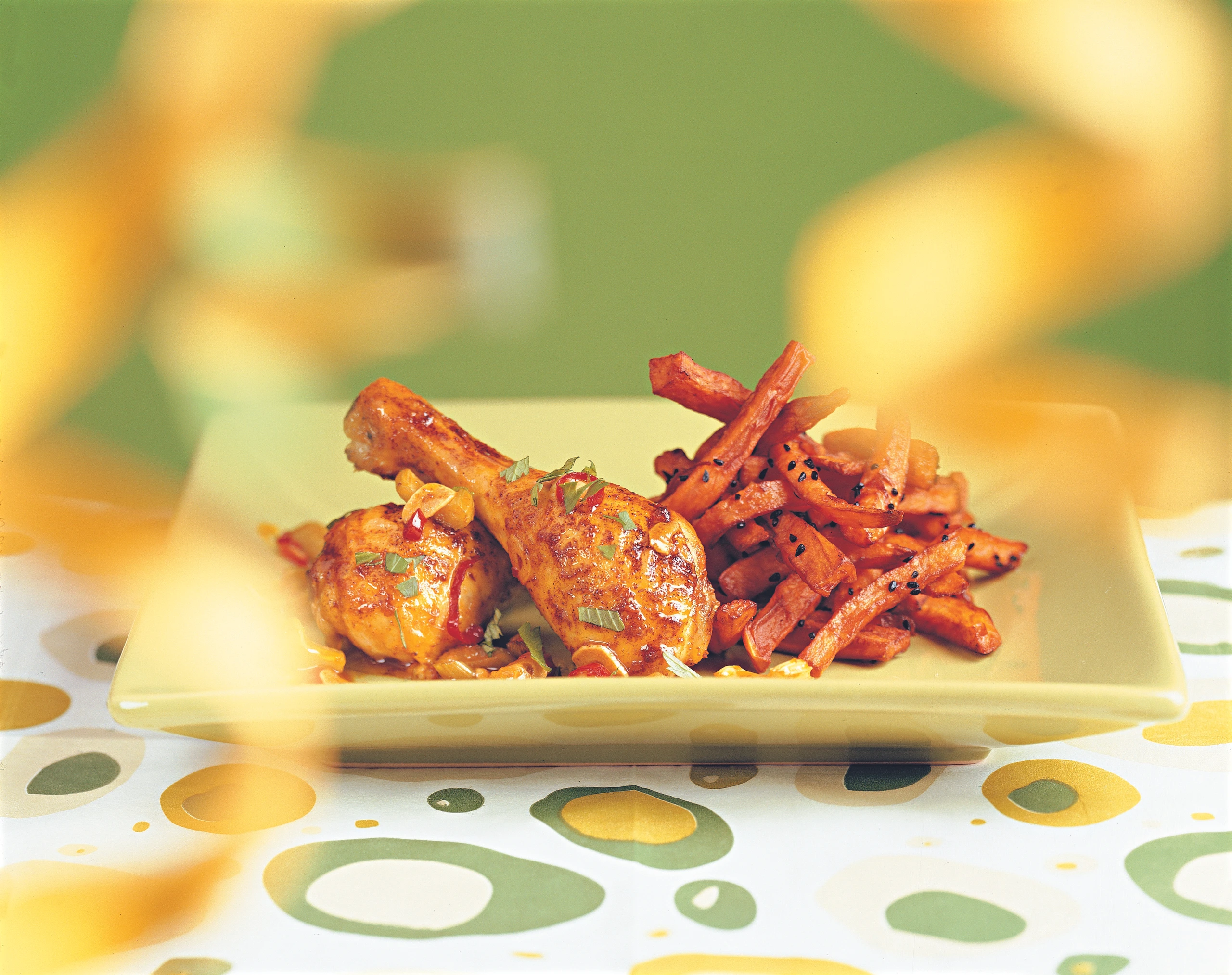 Hühnerkeulen mit knusprigen Süßkartoffeln