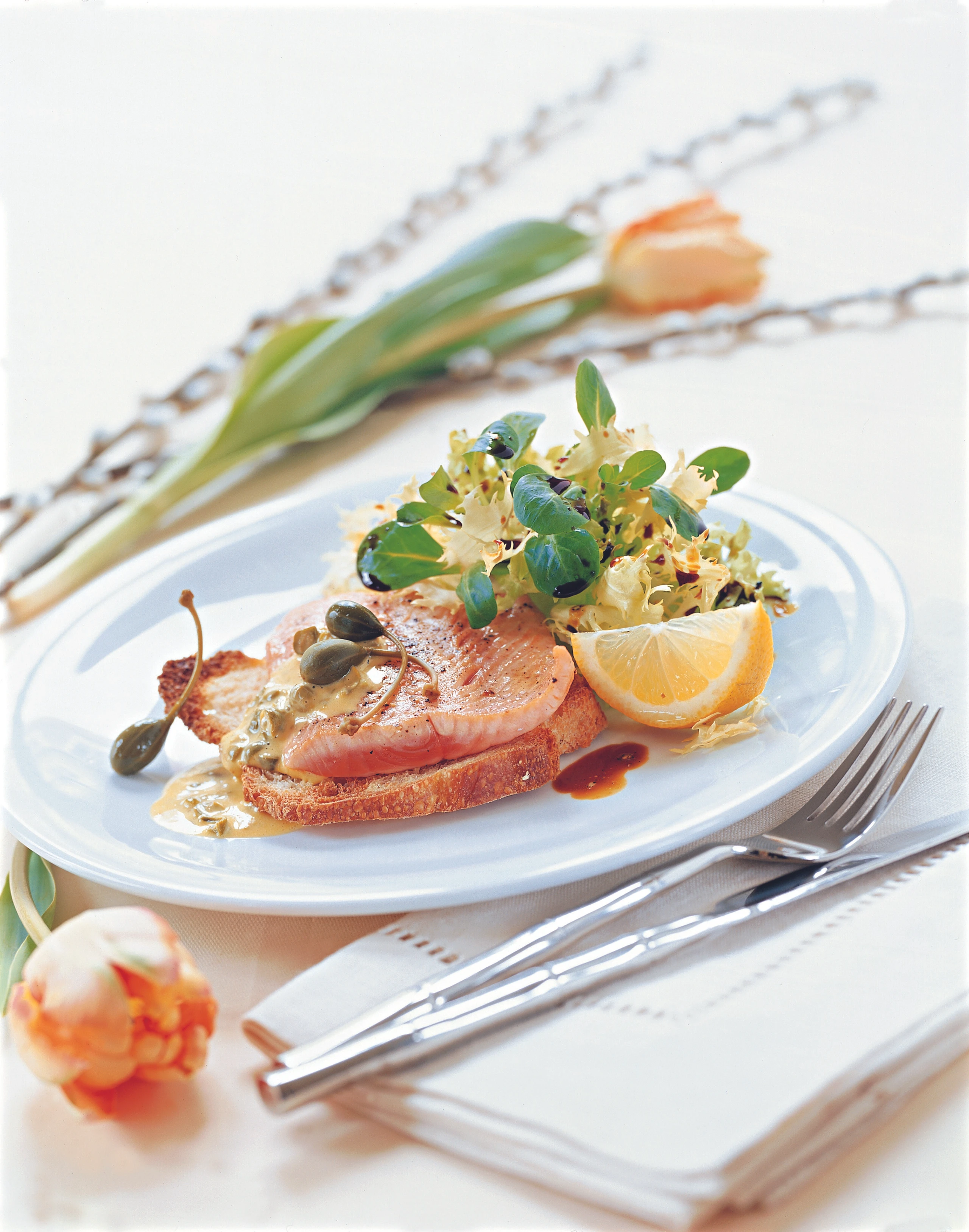 Lachsforelle auf Toast