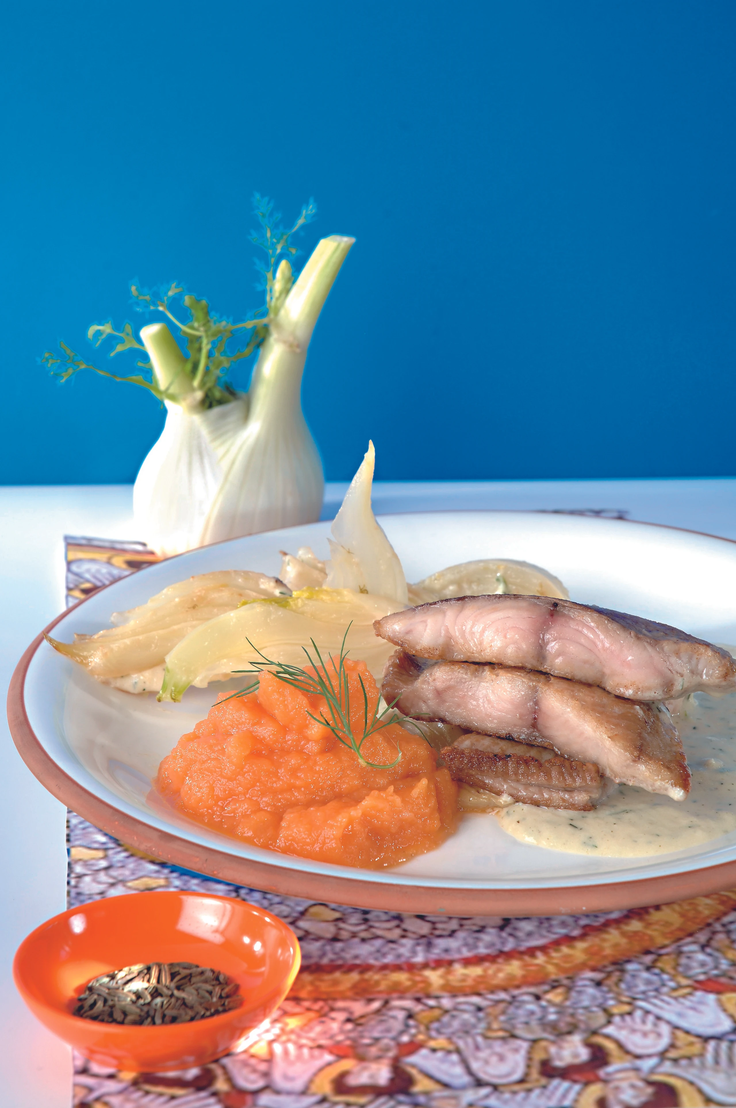 Wels mit Fenchel in Mandel-Dill-Sauce