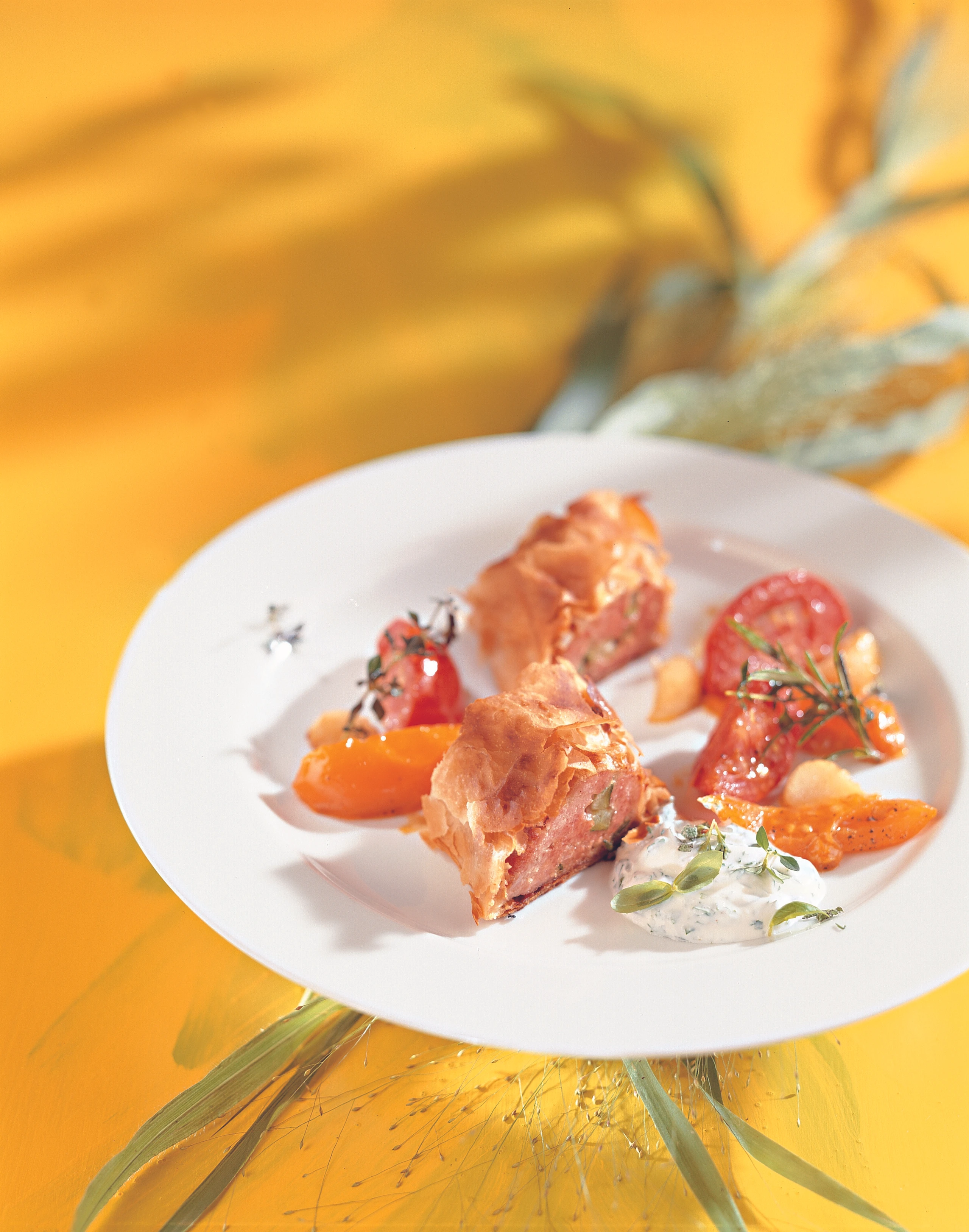 Lammstrudel mit gebratenen Paradeisern