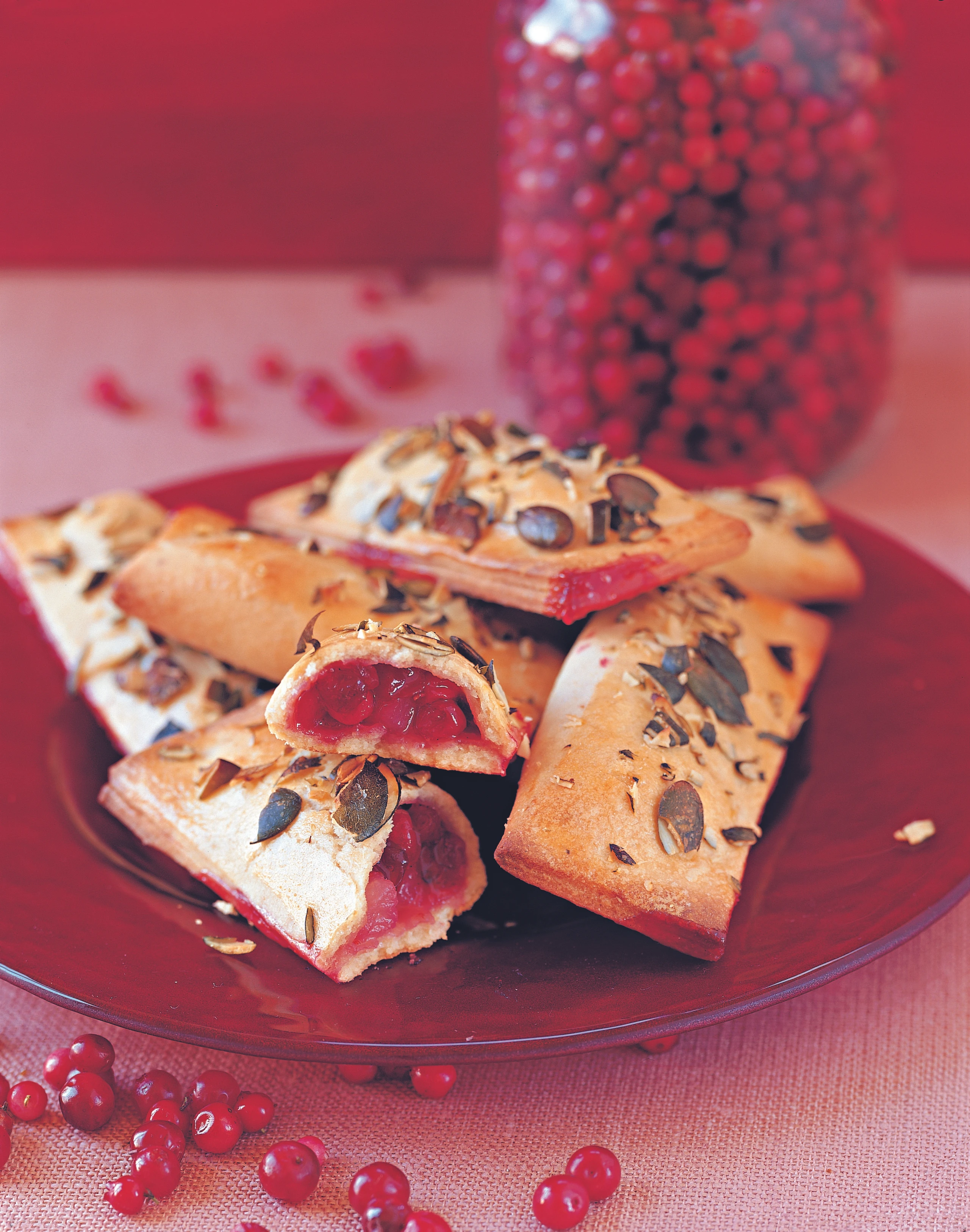 Preiselbeertascherl aus Topfenteig