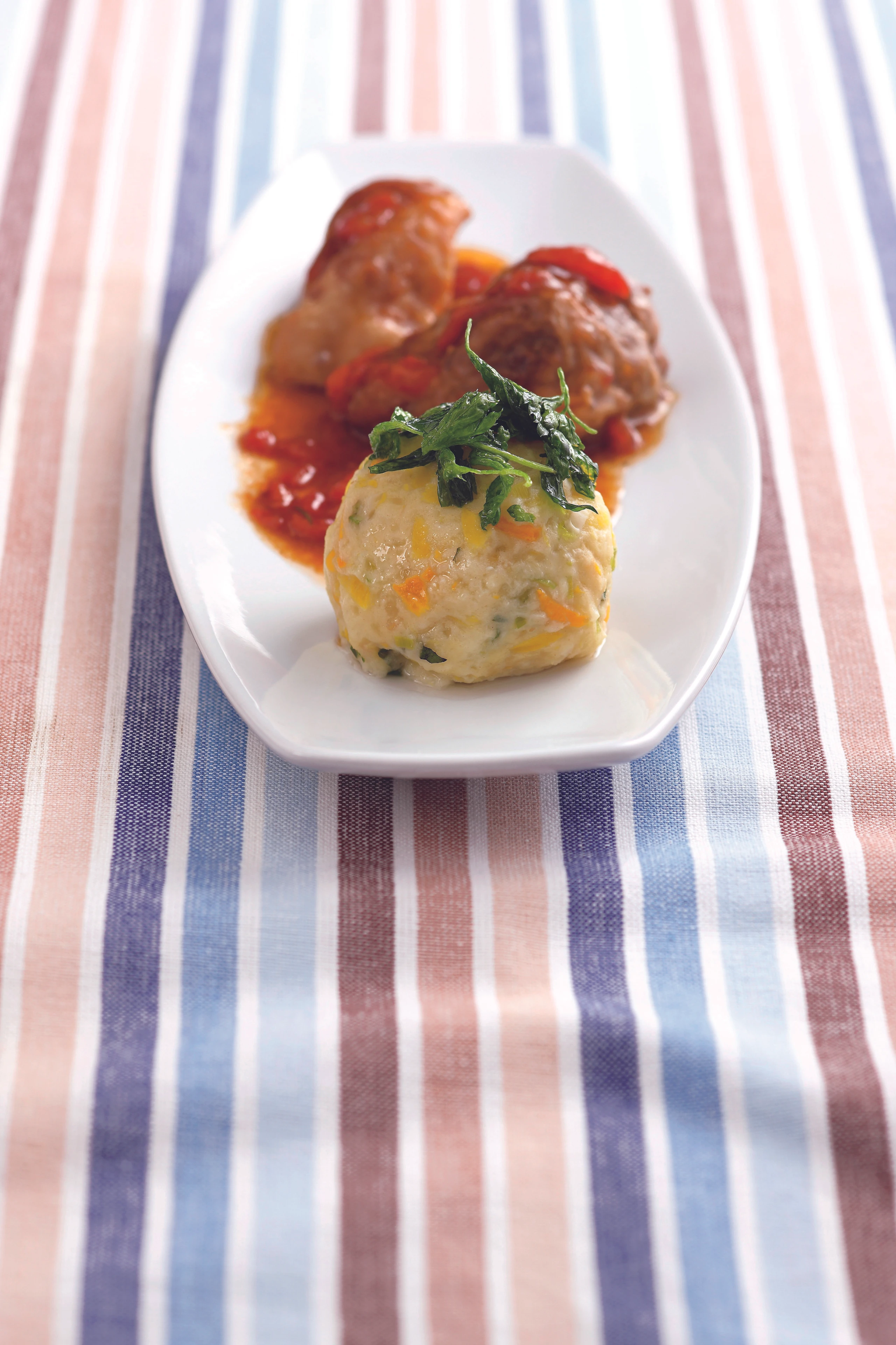 Gemüseknödel mit Schweinsvögerln