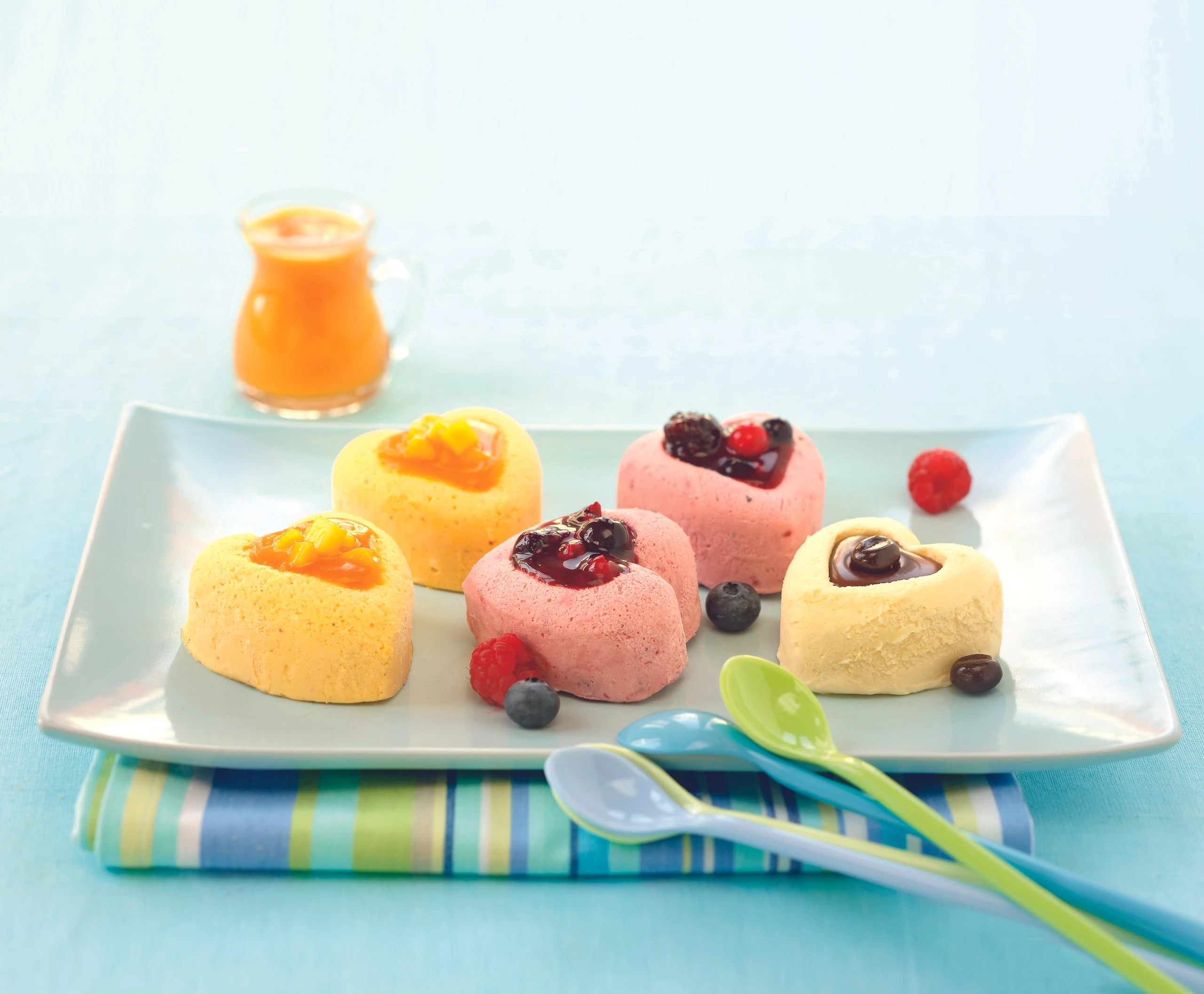 Parfaits mit Beeren und Mango