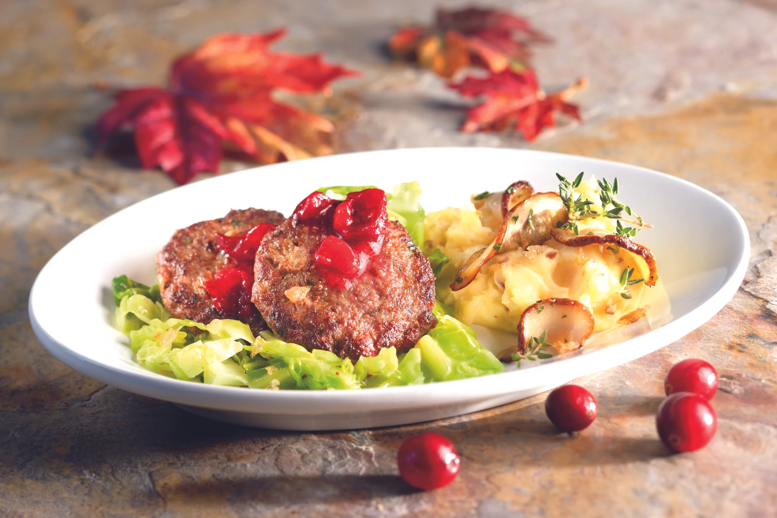 Reh-Laibchen mit Kohlstreifen