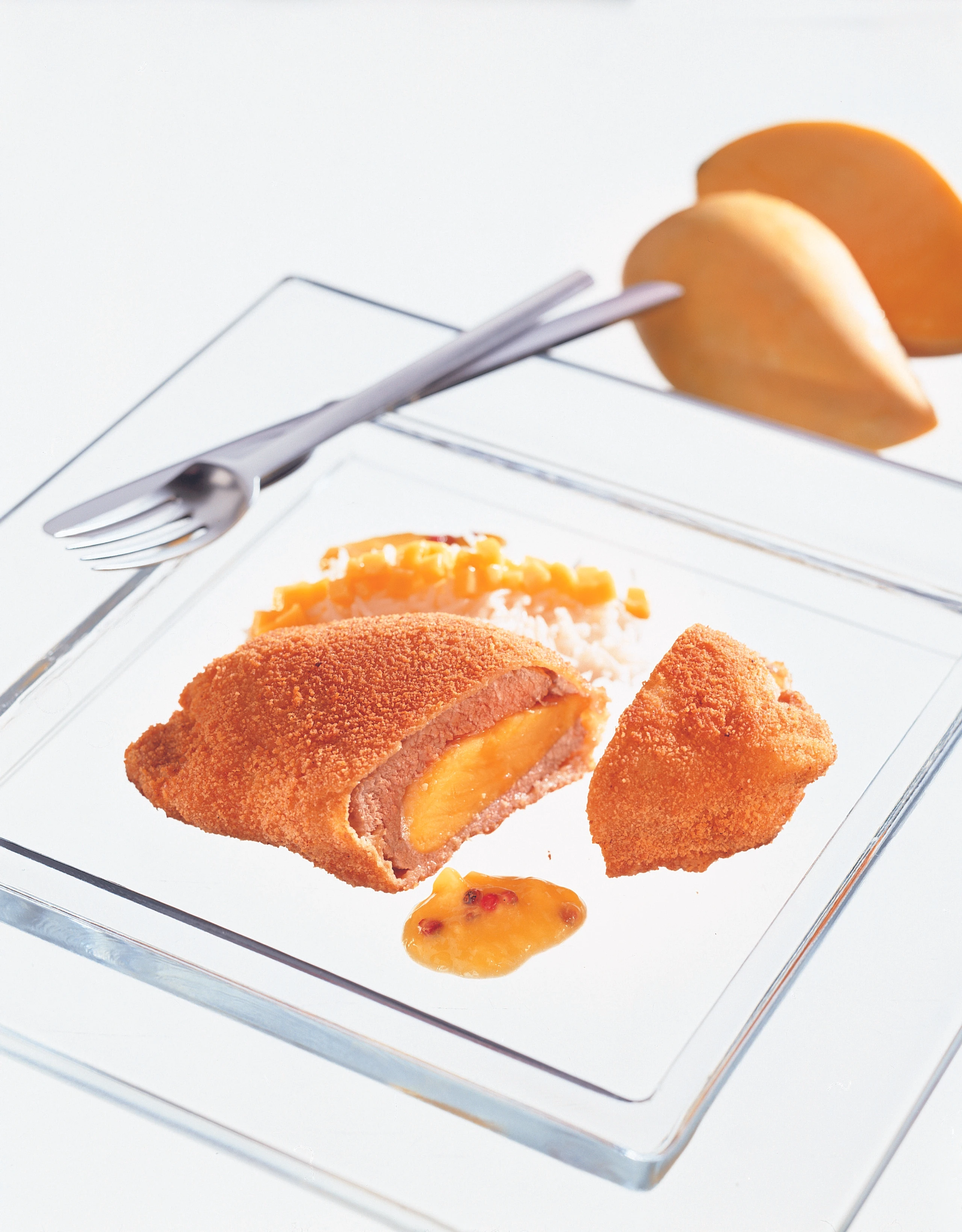 Kalbsschnitzel mit Mangofülle und Mango-Ingwerreis