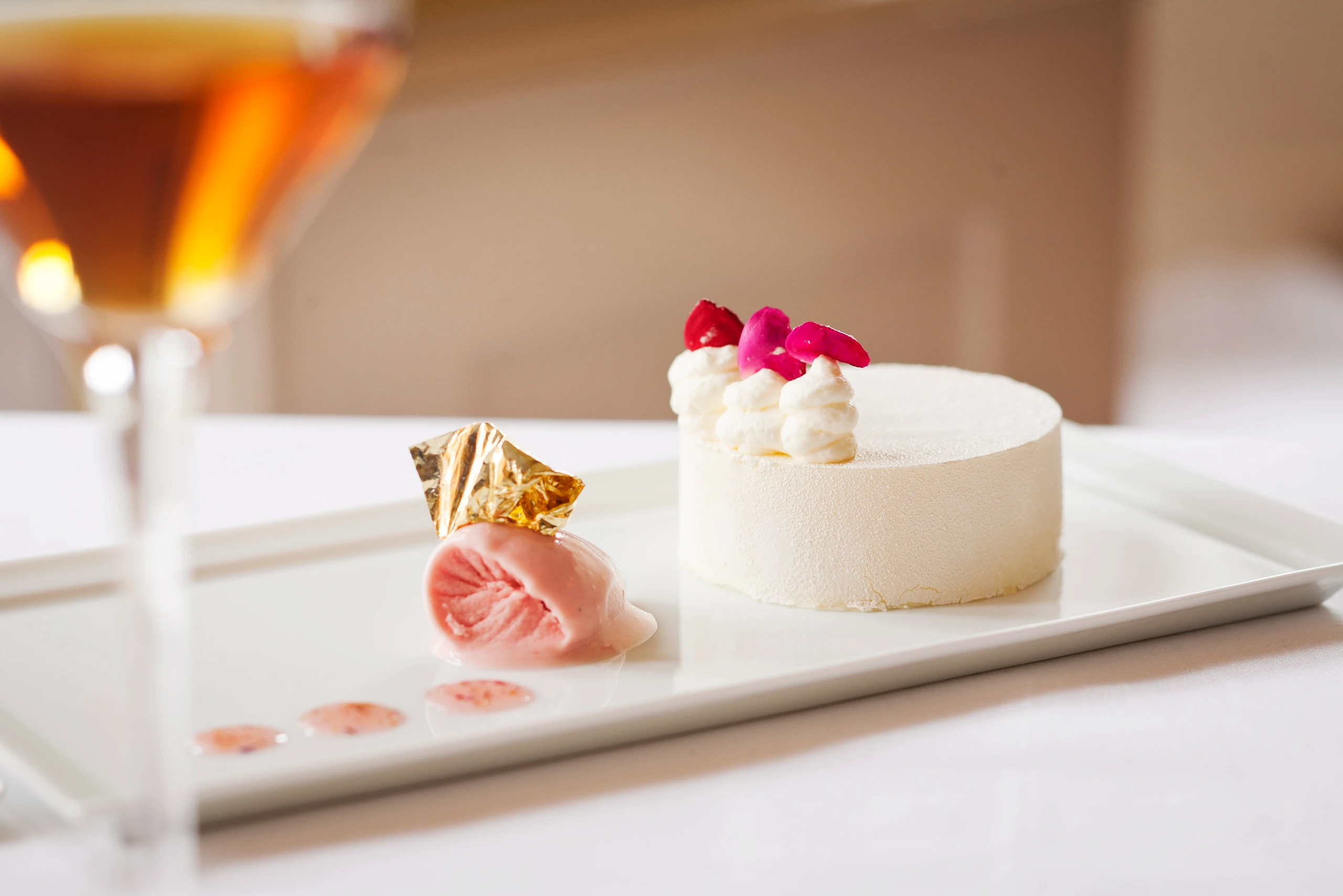 Schokolade-Pflaumen-Moussetörtchen mit Vanilleobers