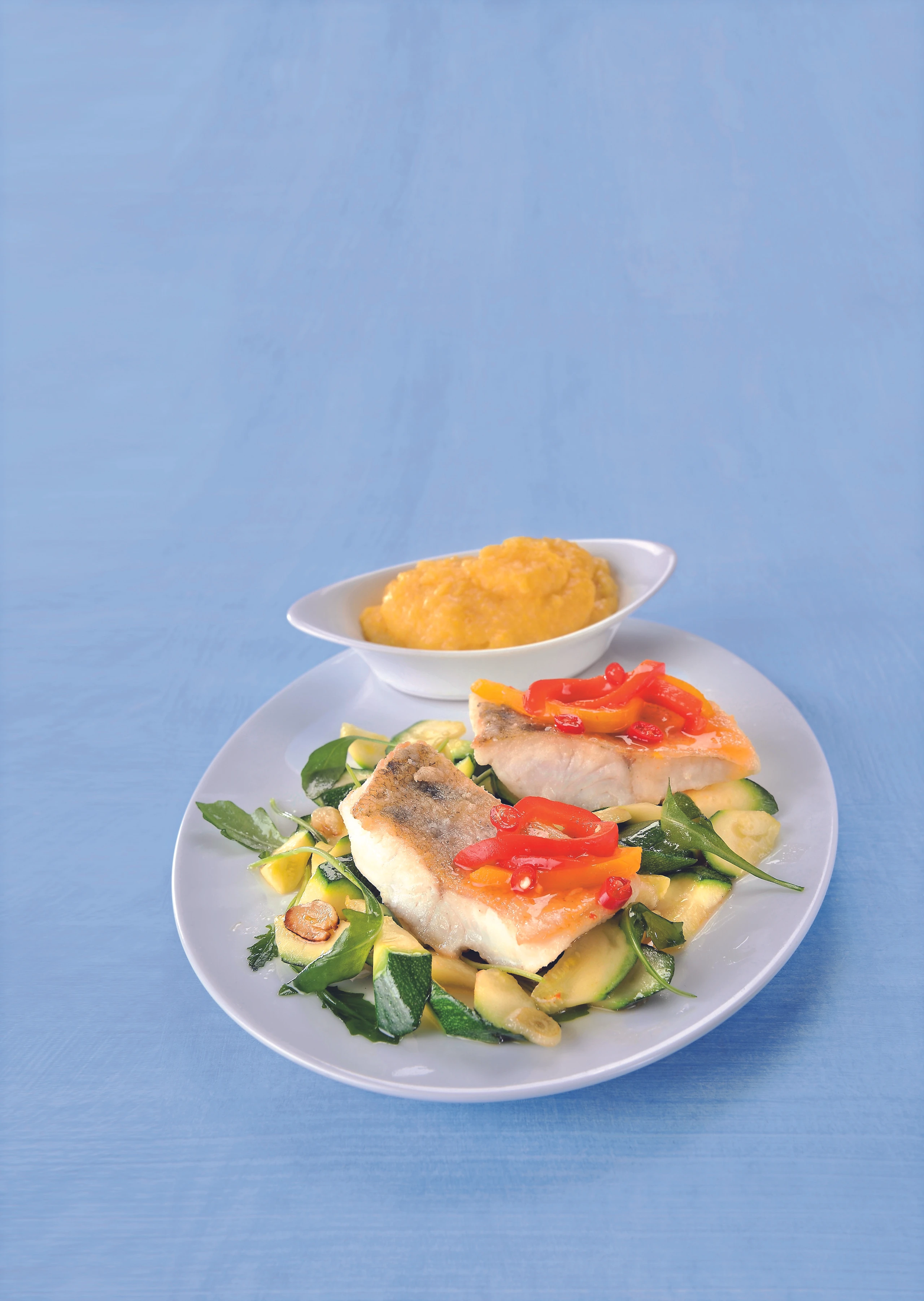 Zander mit Paprika-Chutney und Zucchini