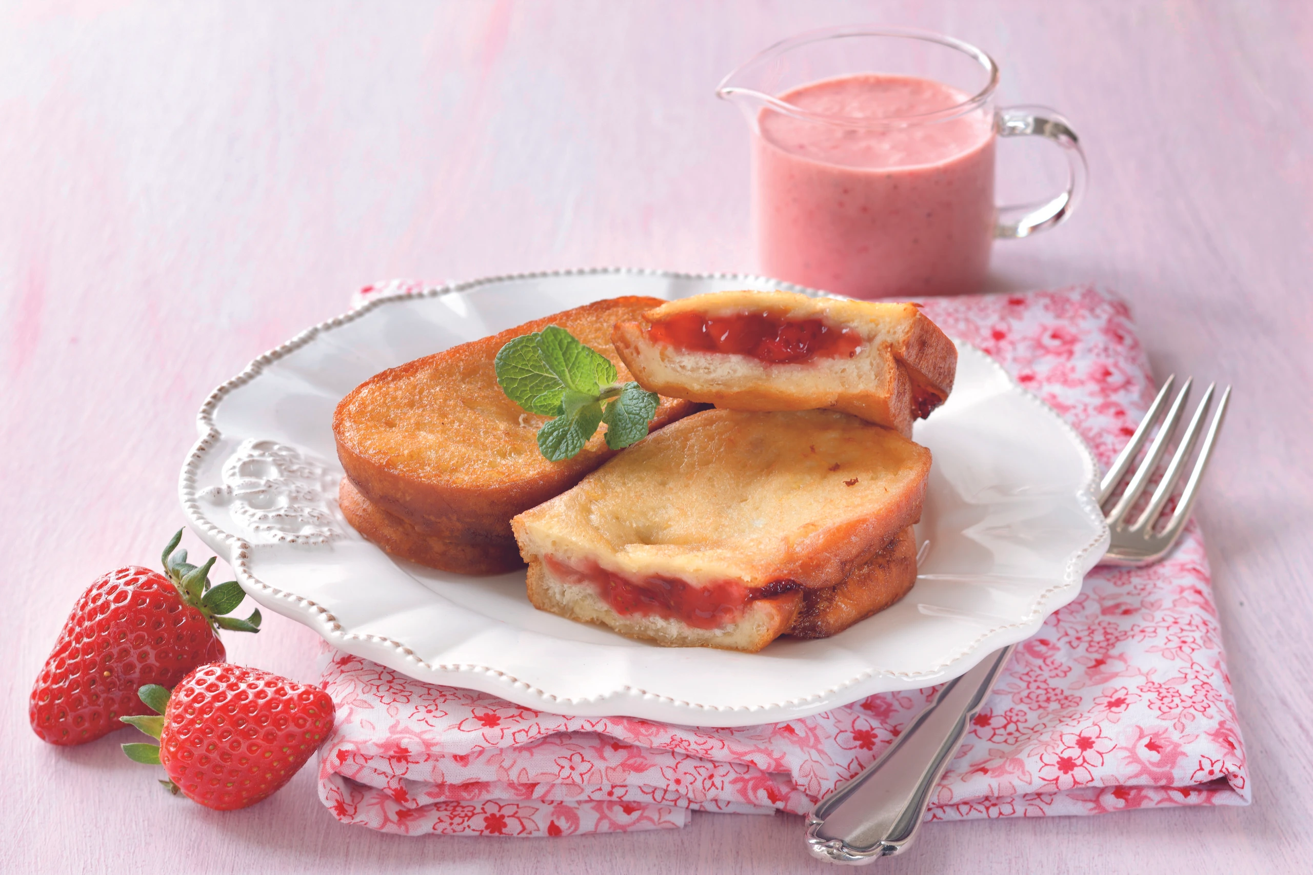 Erdbeerpofesen mit Erdbeersauce