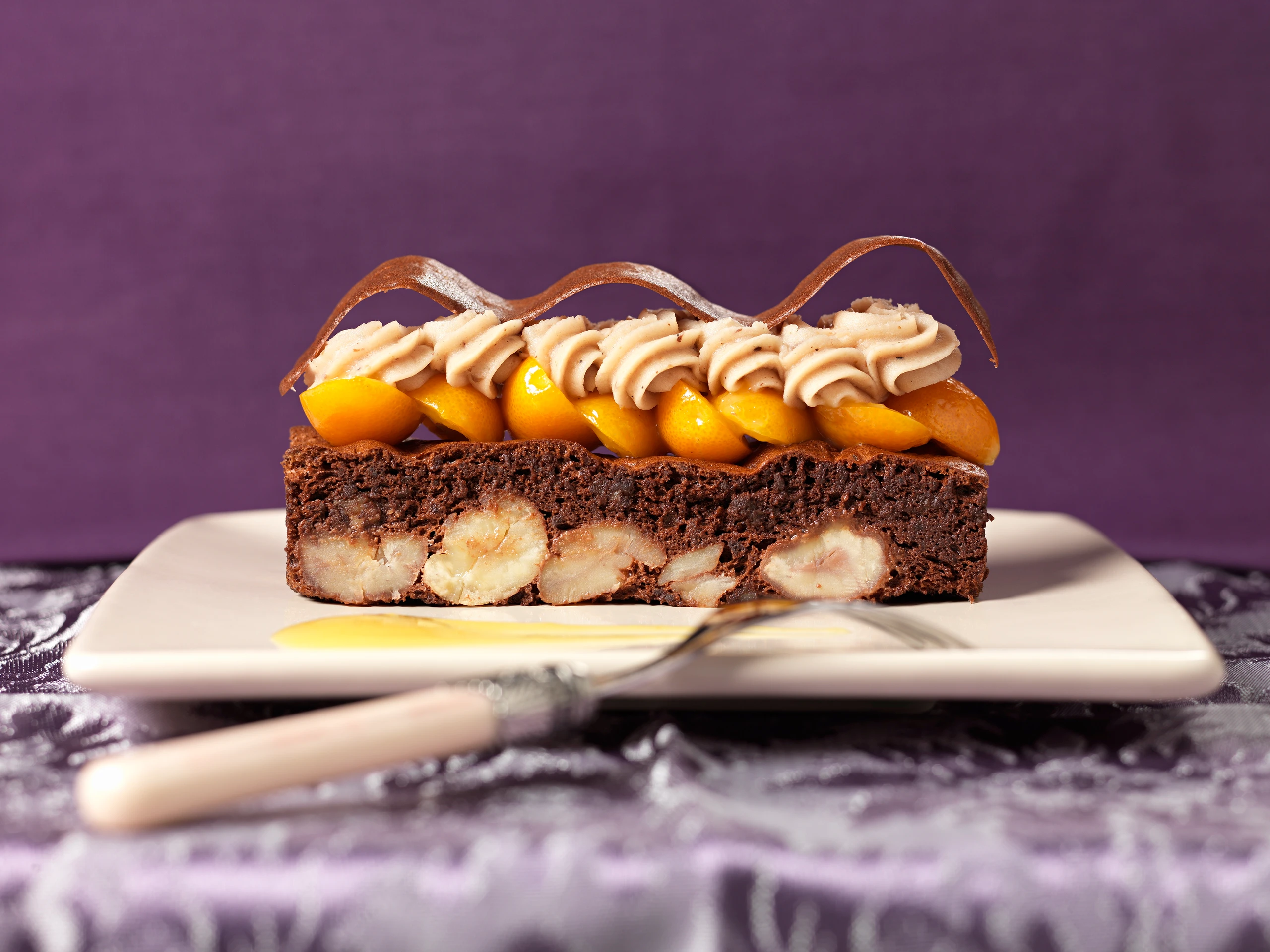 Maroni-Zwergorangen-Schnitte mit Kakao-Hippen