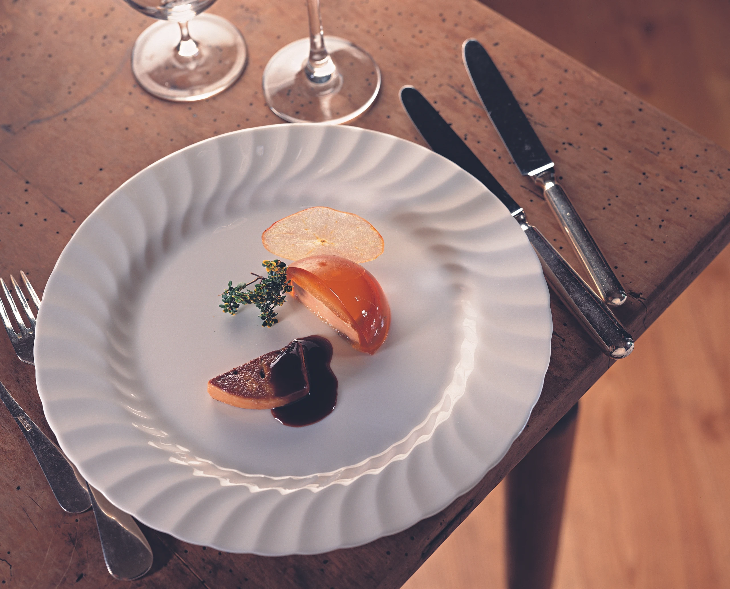 Gebratene Gänseleber und Gänselebertörtchen in Quittengelee