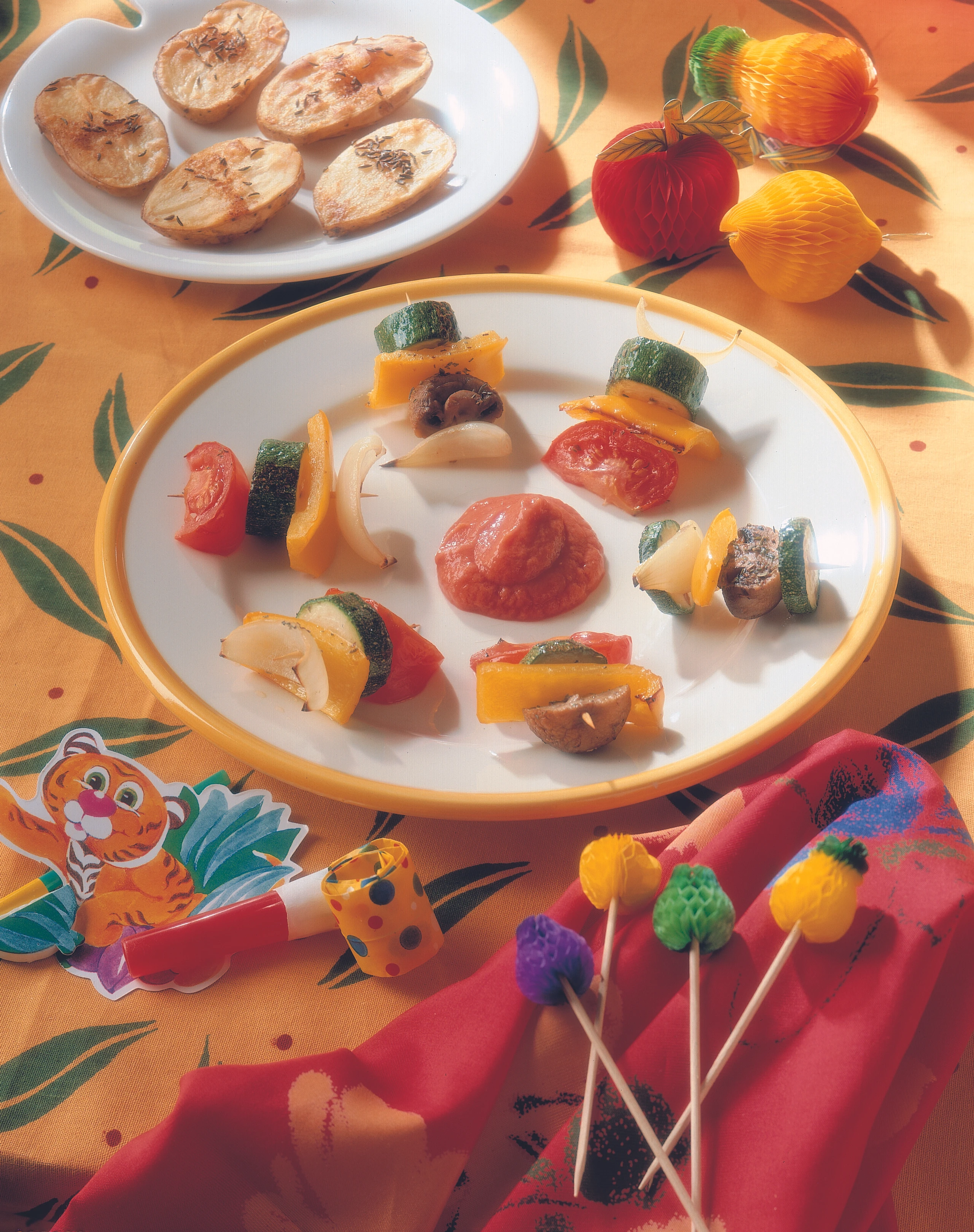 Gebackene Gemüsespieße mit Paradeisersauce