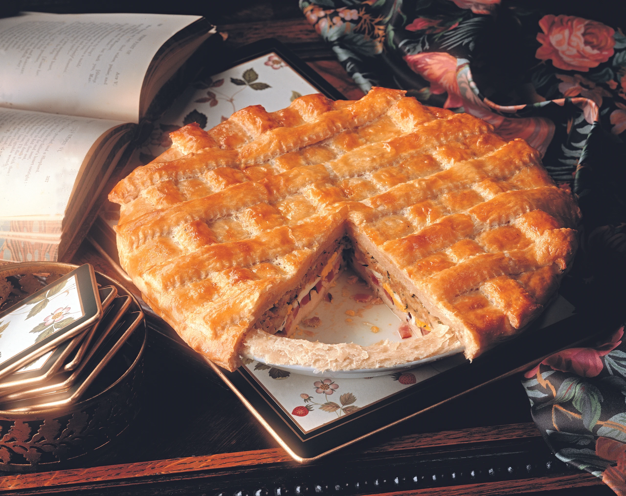 Pie: Englische Pastete mit Hühnerfleisch und Speck