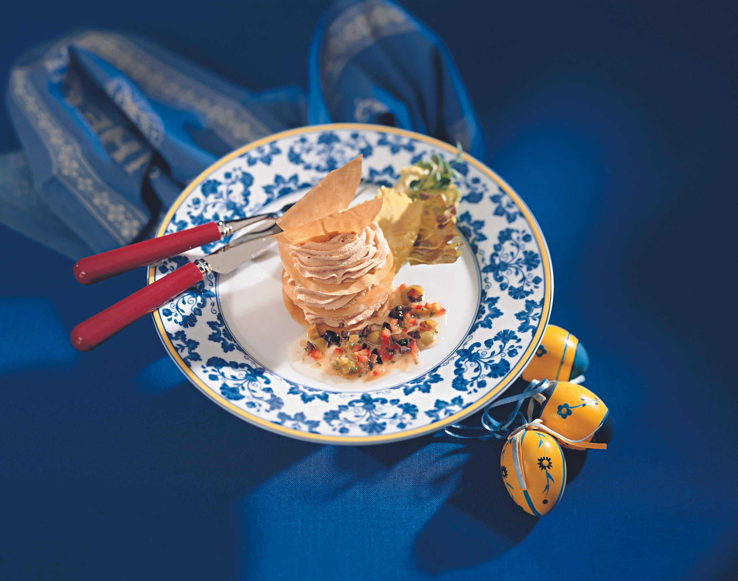 Thunfischtürmchen mit Oliven-Vinaigrette