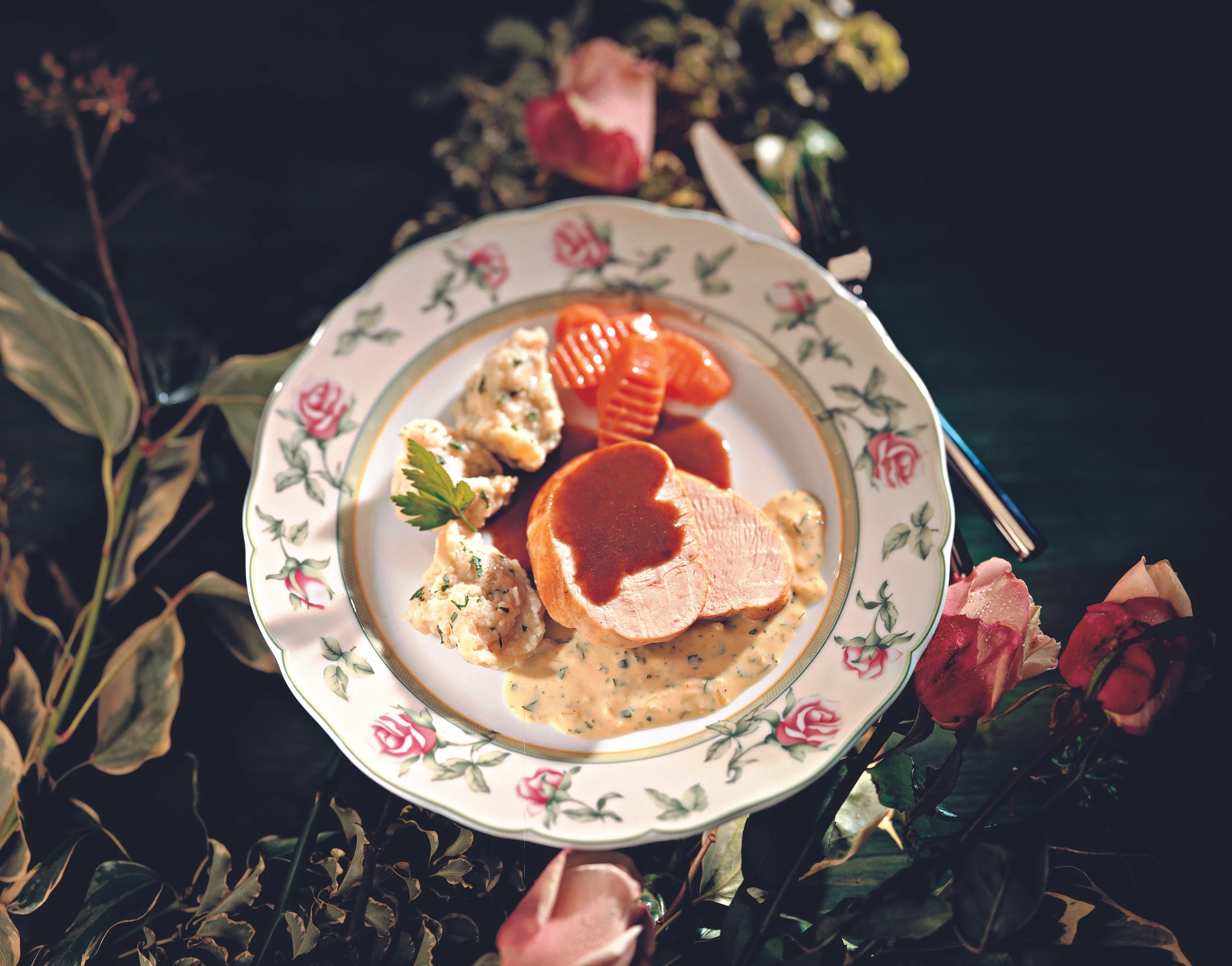 Gebratene Putenbrust mit Buttersauce und Erdäpfelnockerln