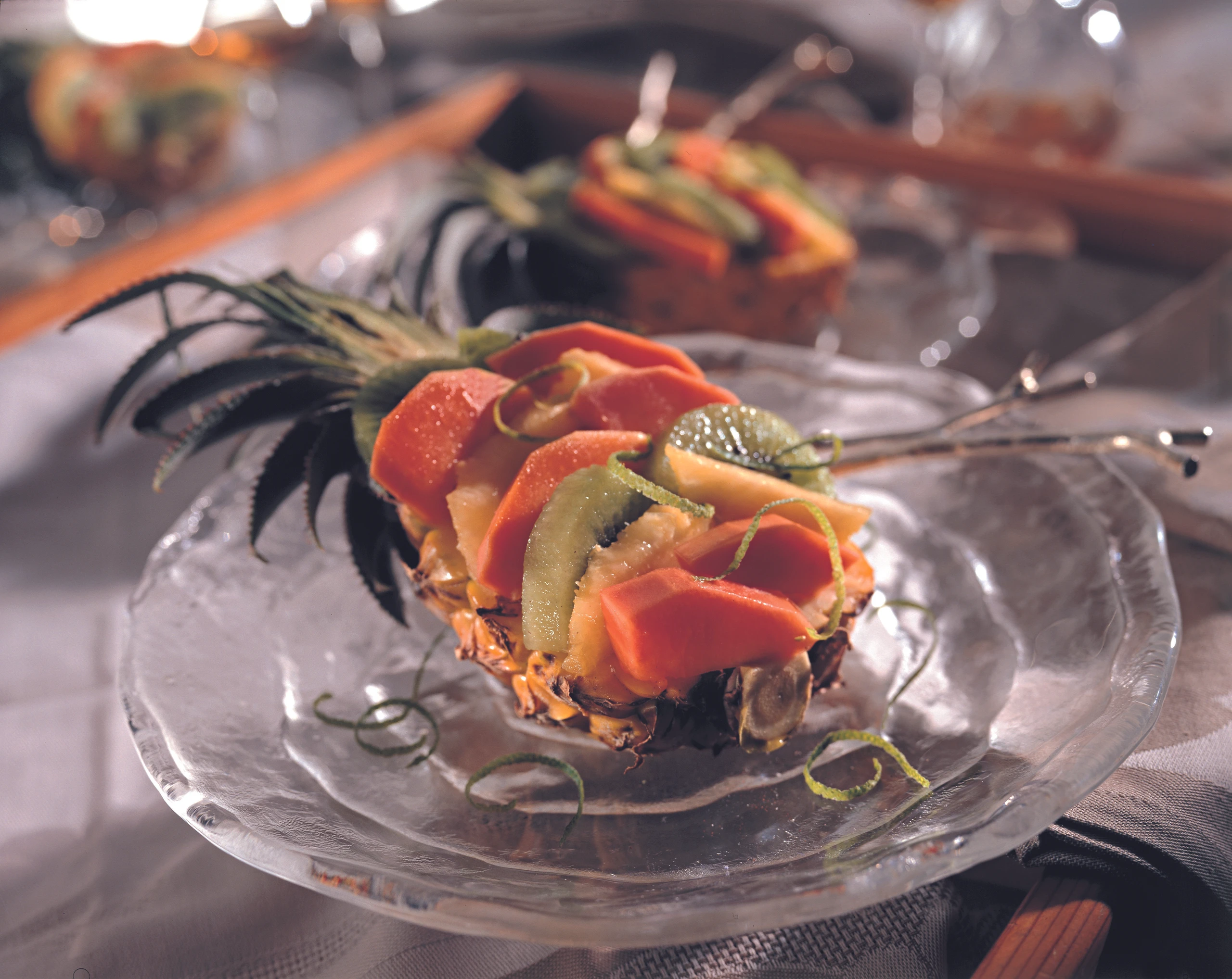 Exotischer Fruchtsalat mit Kokosobers