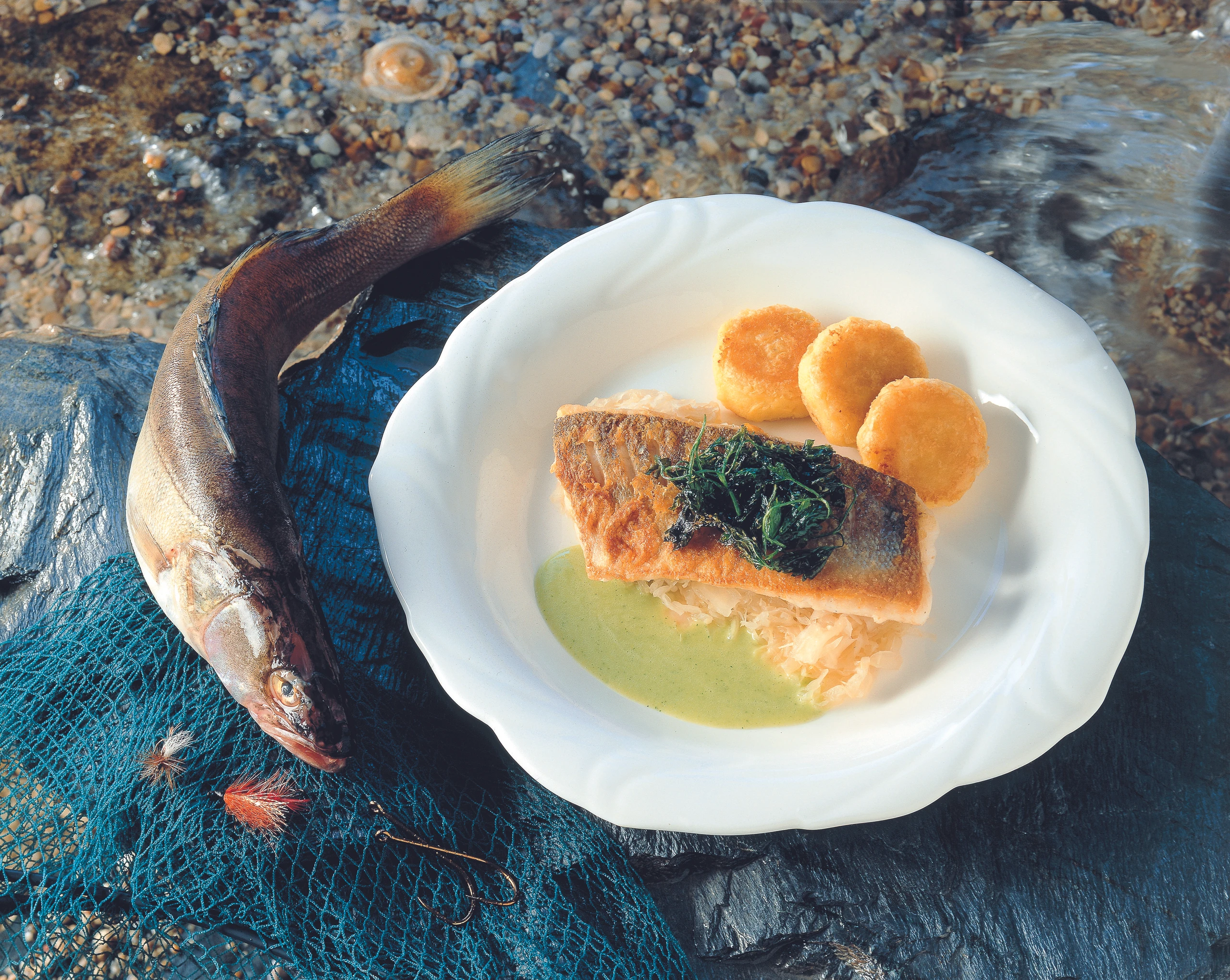 Zanderfilets mit Petersilsauce und Erdäpfellaibchen