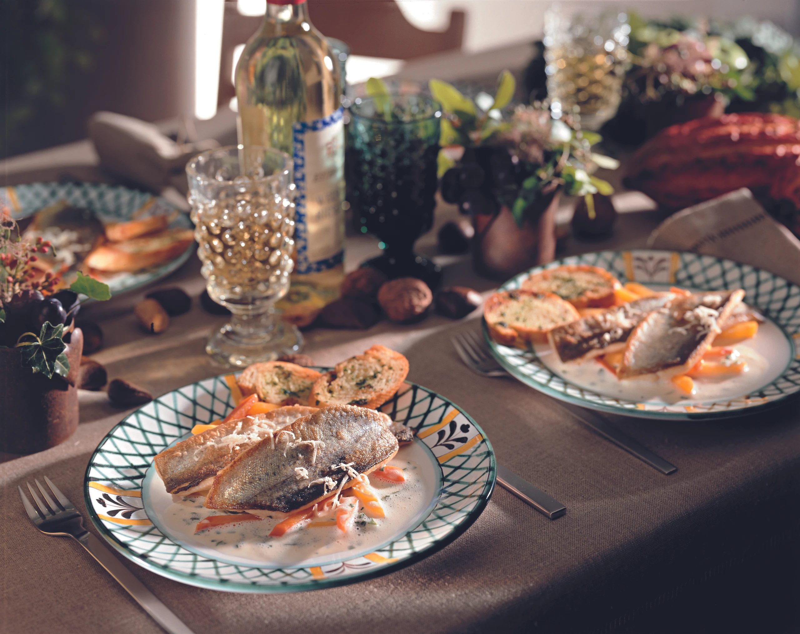 Gebratene Forellenfilets mit Wurzel-Rahmsauce