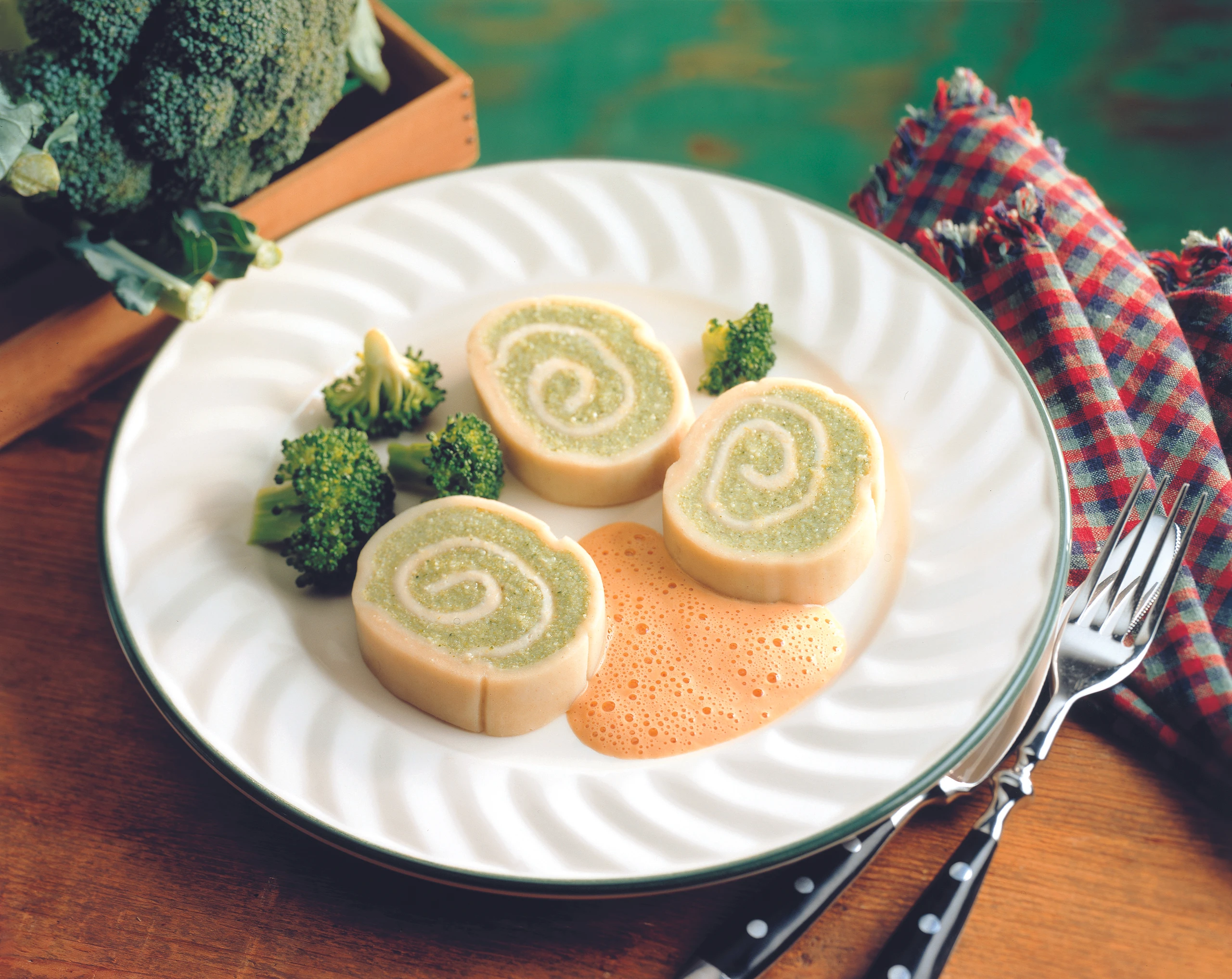 Brokkoli-Roulade mit Thunfischsauce