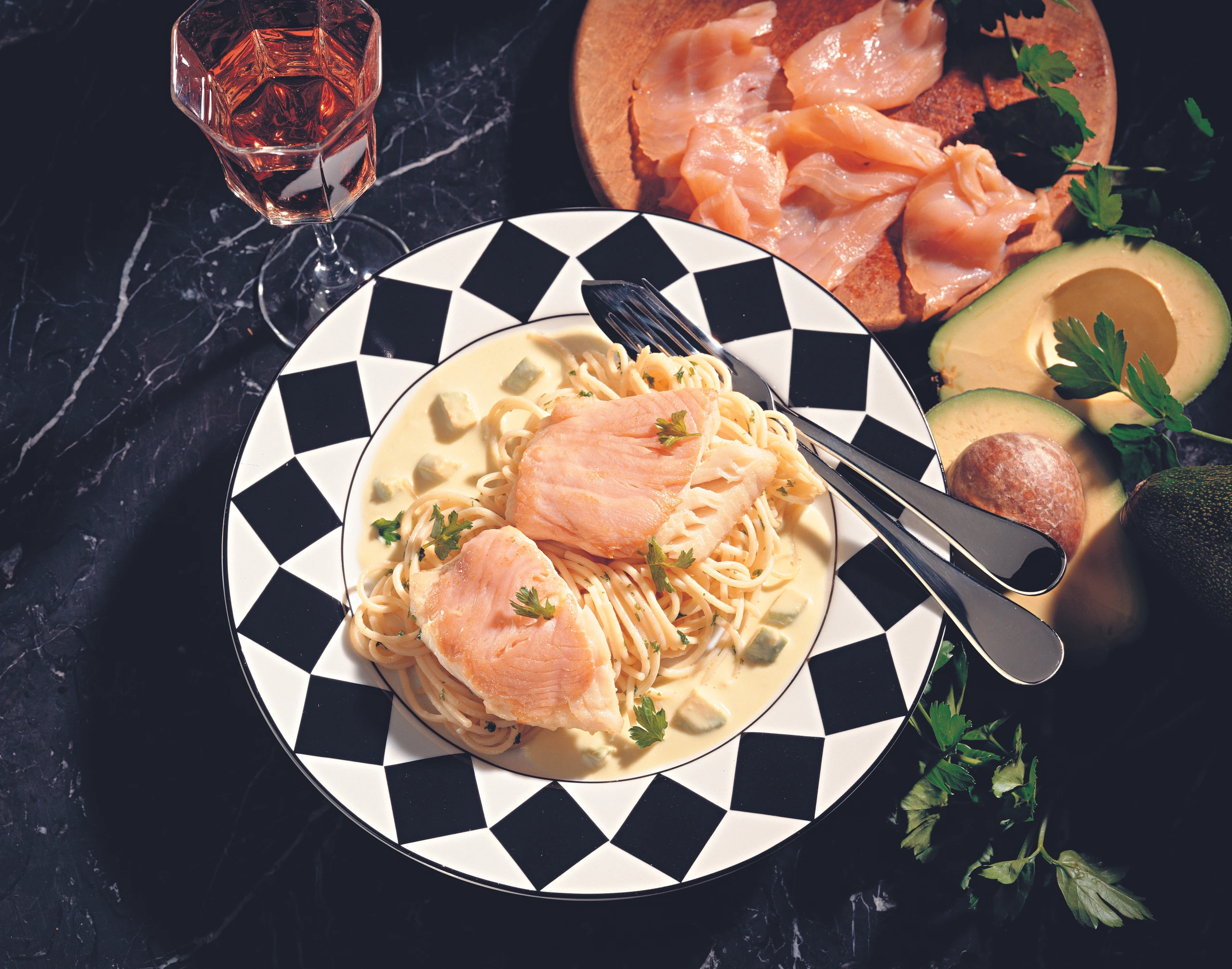 Gebratene Kabeljaufilets mit Avocadosauce