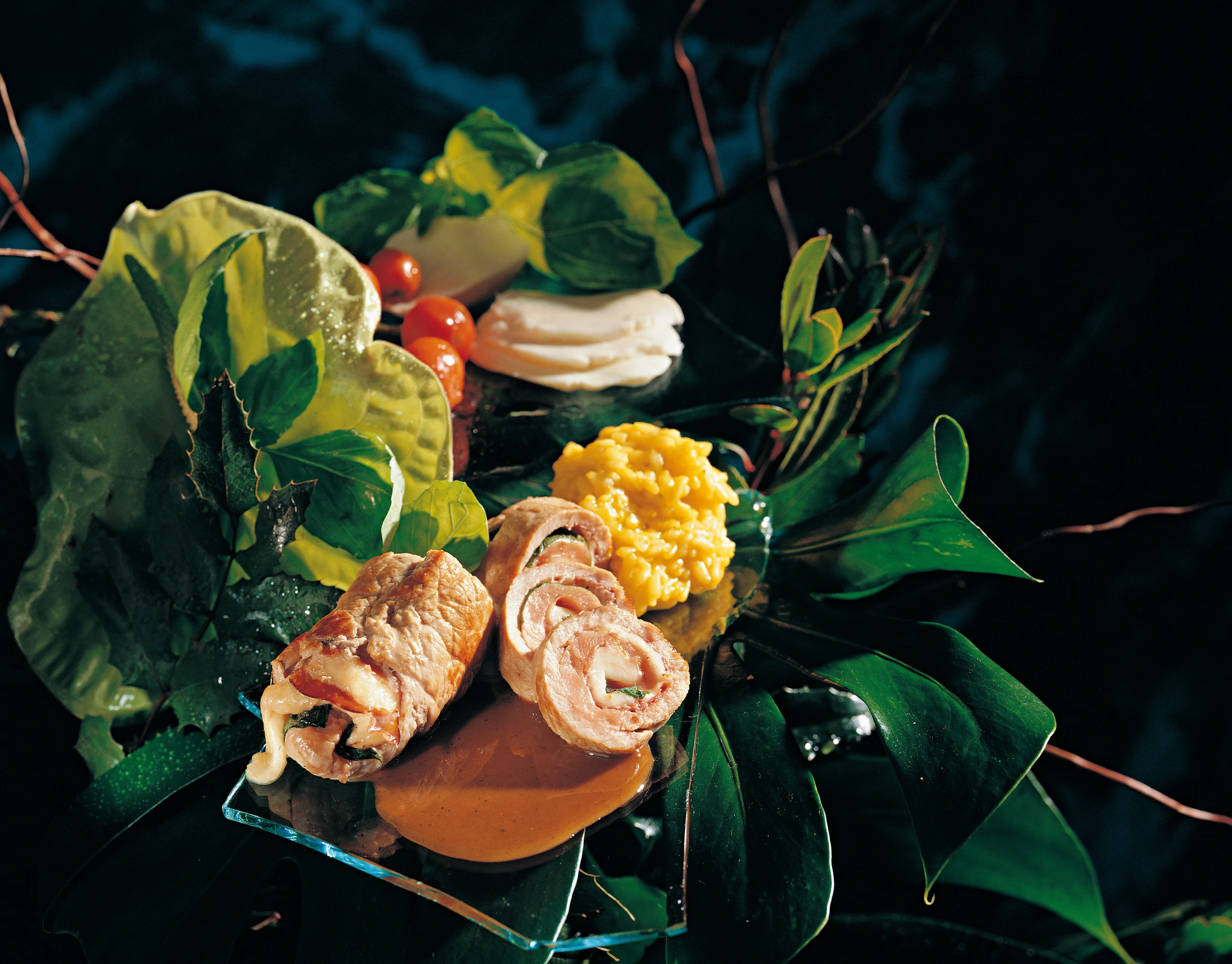 Kalbsrouladen mit Mozzarella und Basilikum