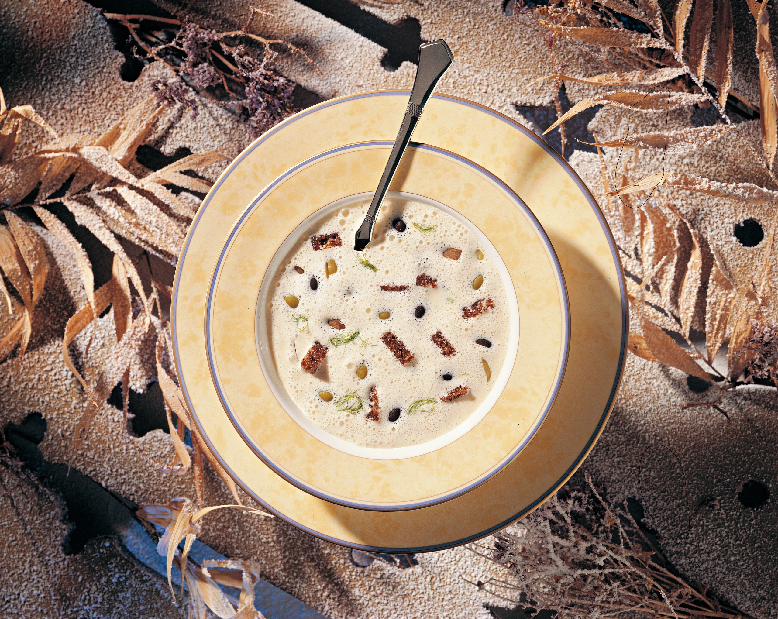 Fenchelsuppe mit Oliven und Croûtons