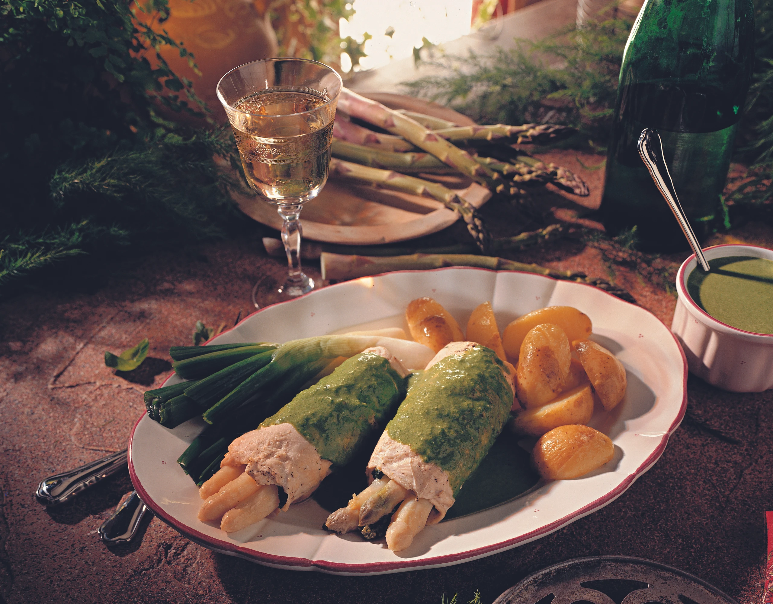 Hühnerbrust-Rouladen mit Spinat und Spargel