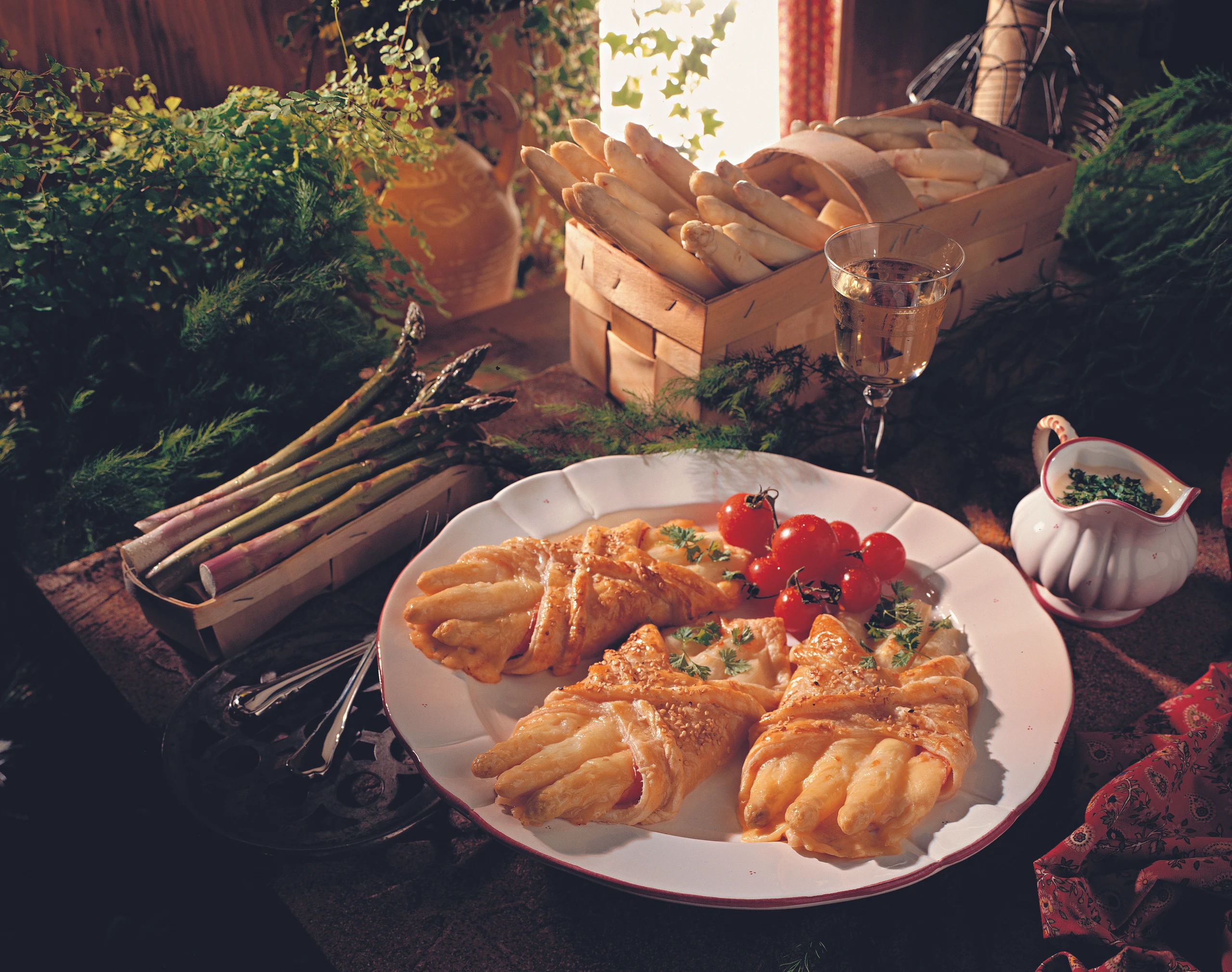 Spargel mit Schinken und Gouda in Blätterteig