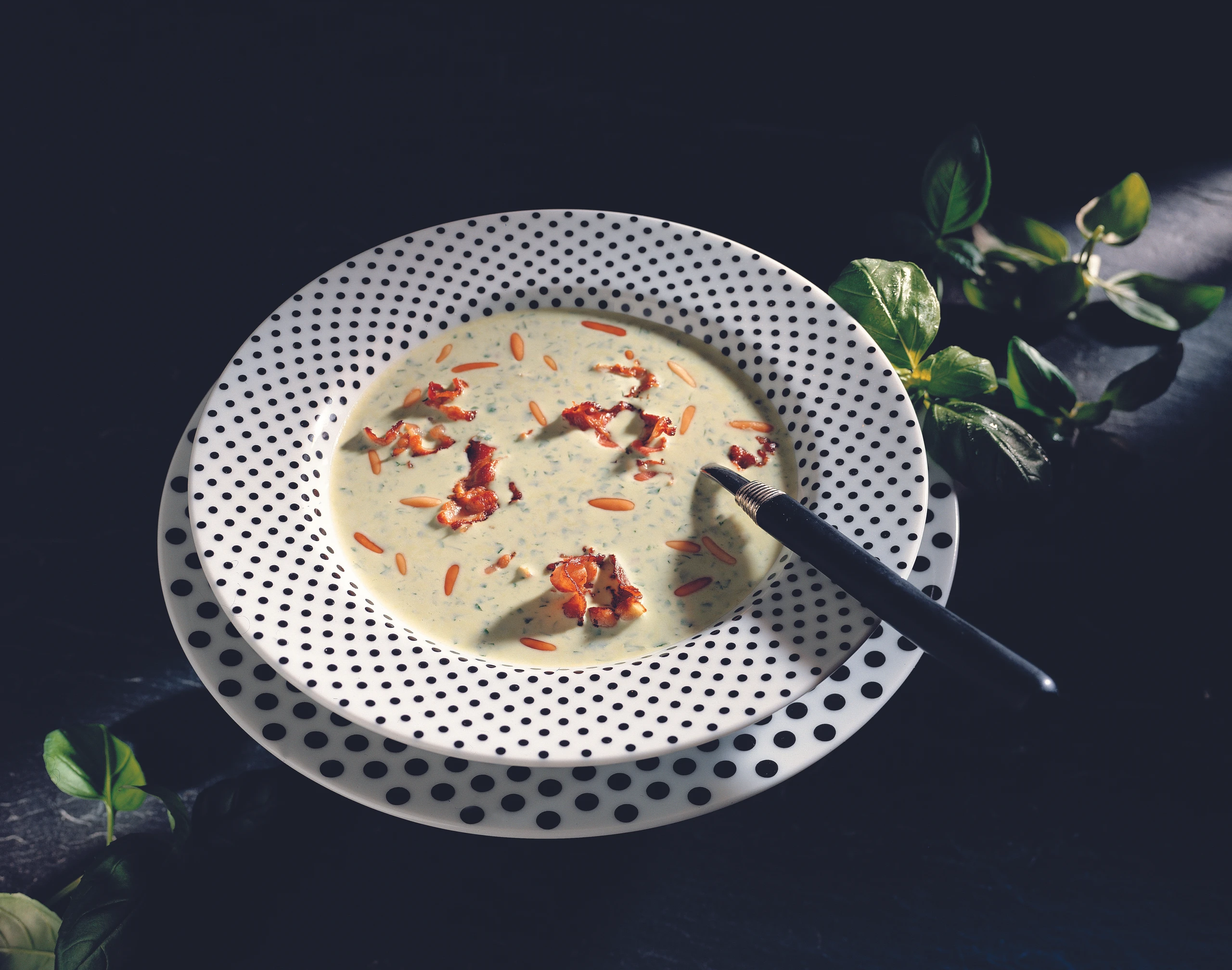 Geeiste Basilikumsuppe