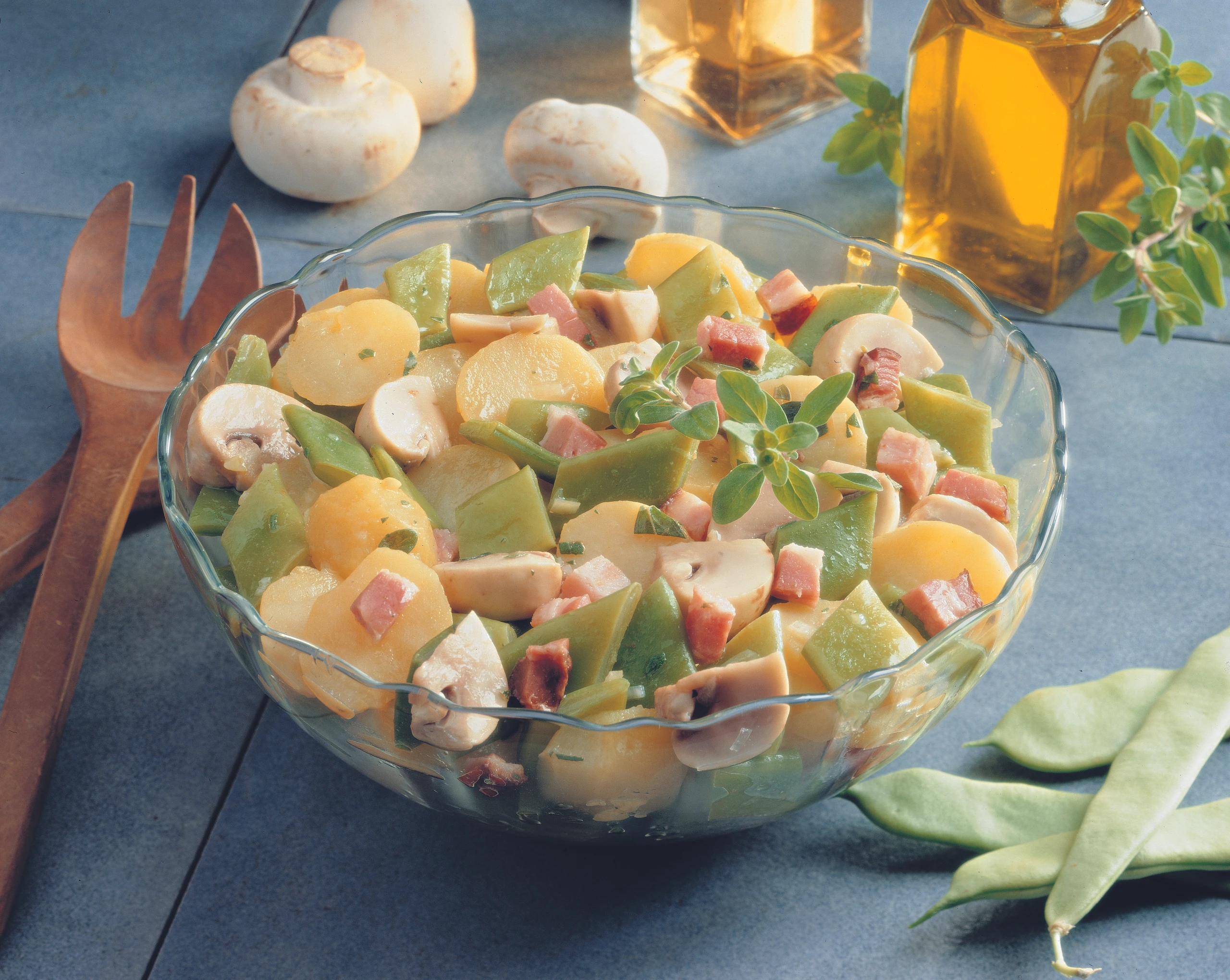 Fisolen-Erdäpfel-Salat mit Speck
