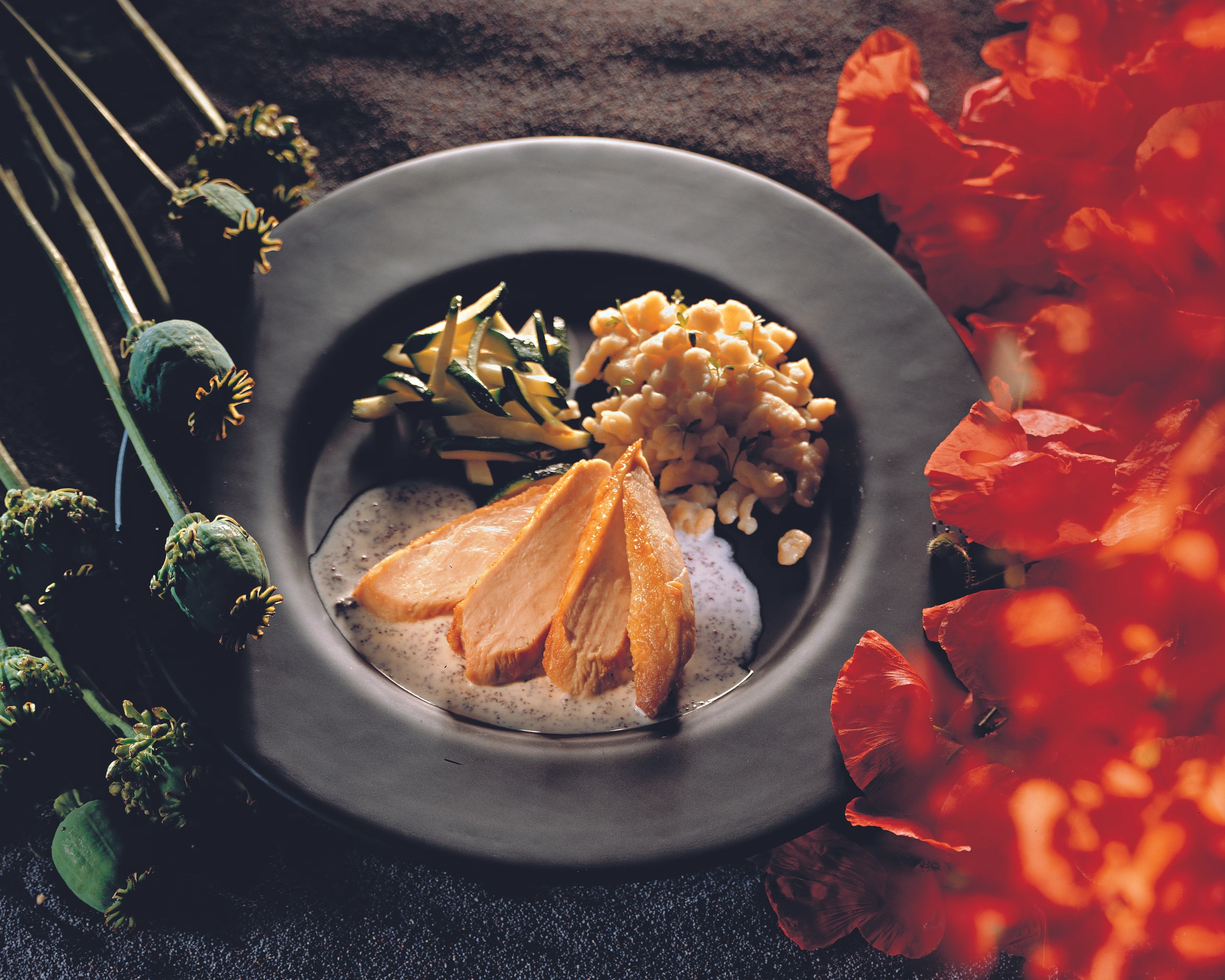 Hühnerbrust mit Mohn-Weinsauce