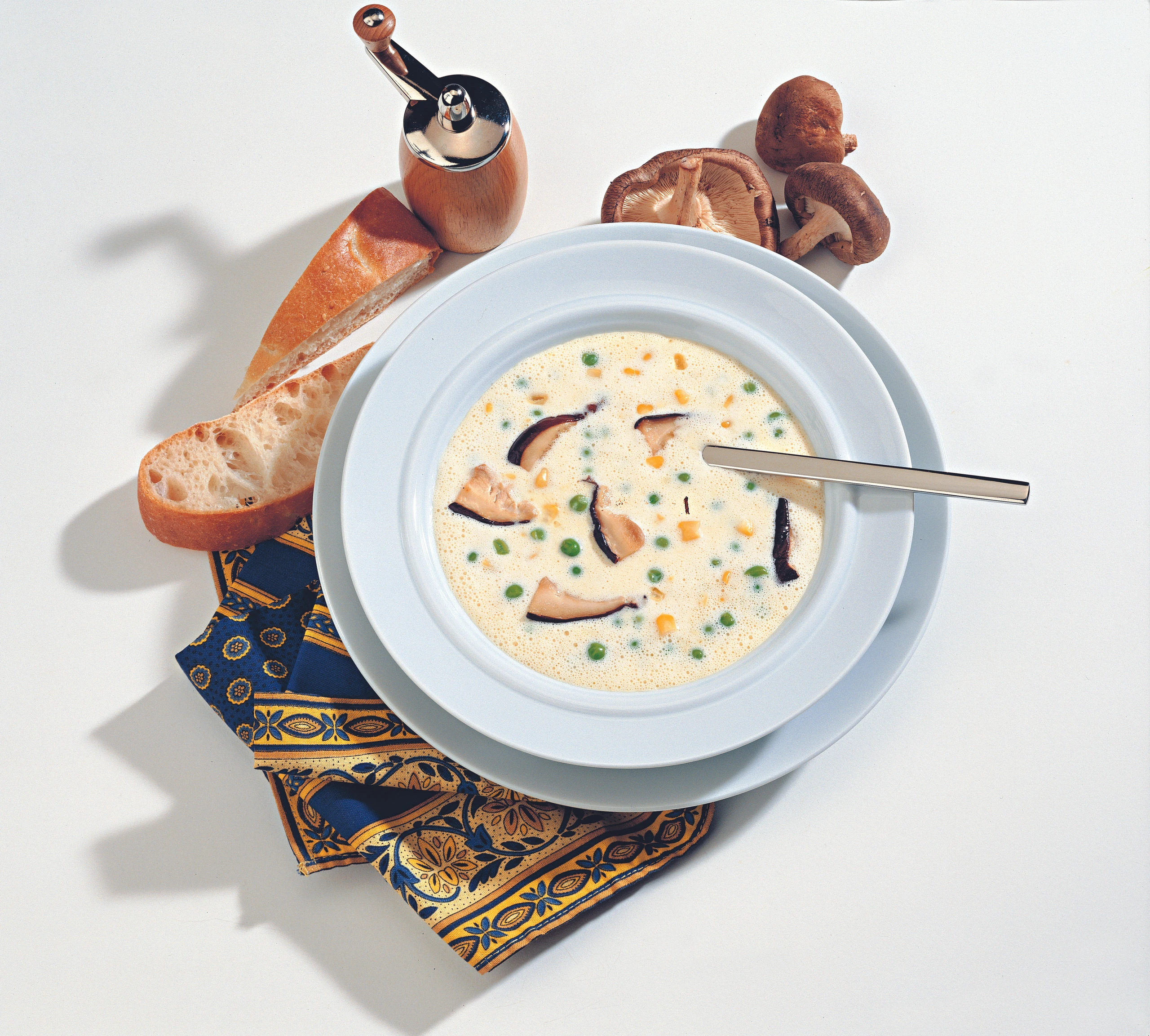 Maiscremesuppe mit Erbsen