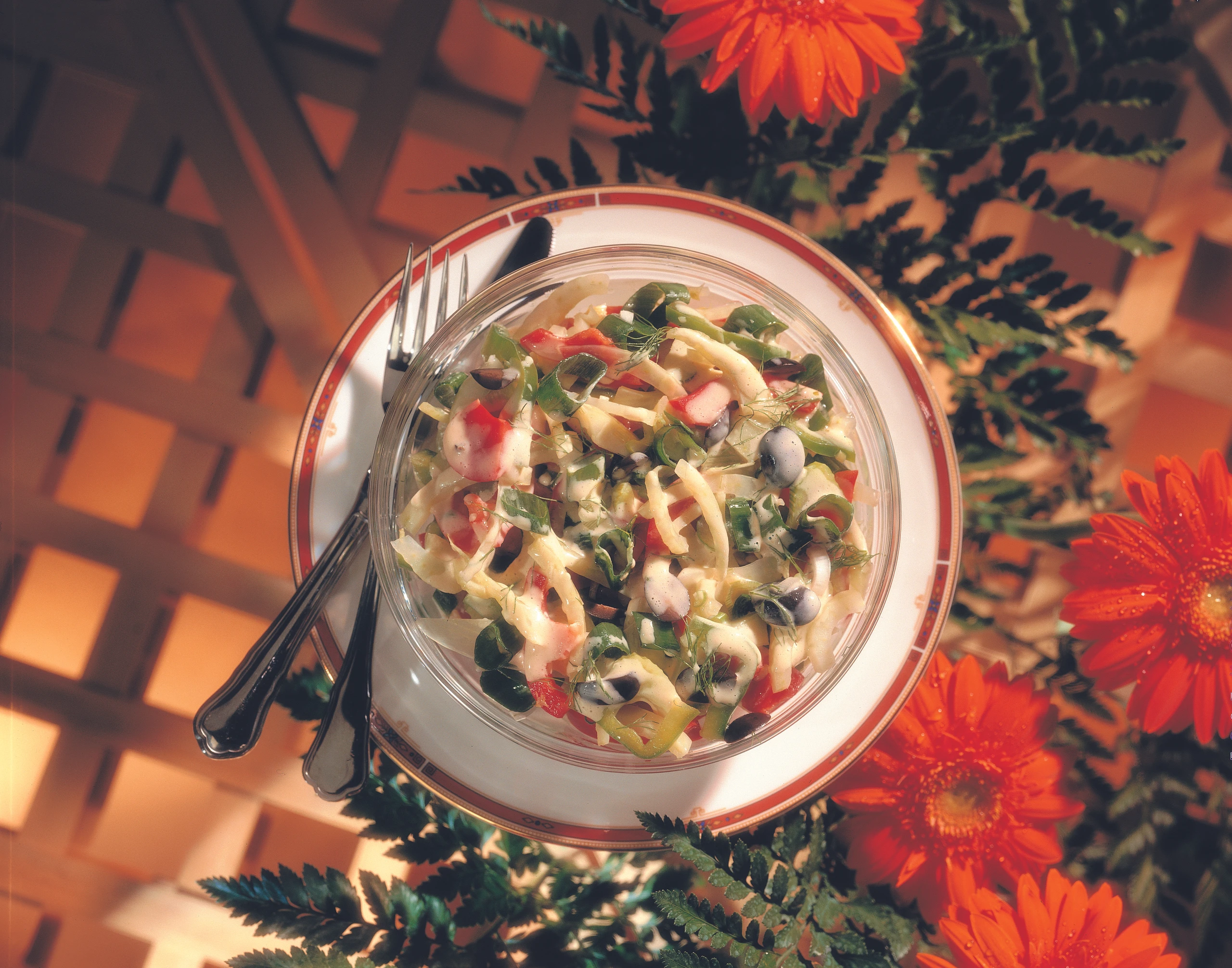 Gemüsesalat mit Thunfisch-Dressing