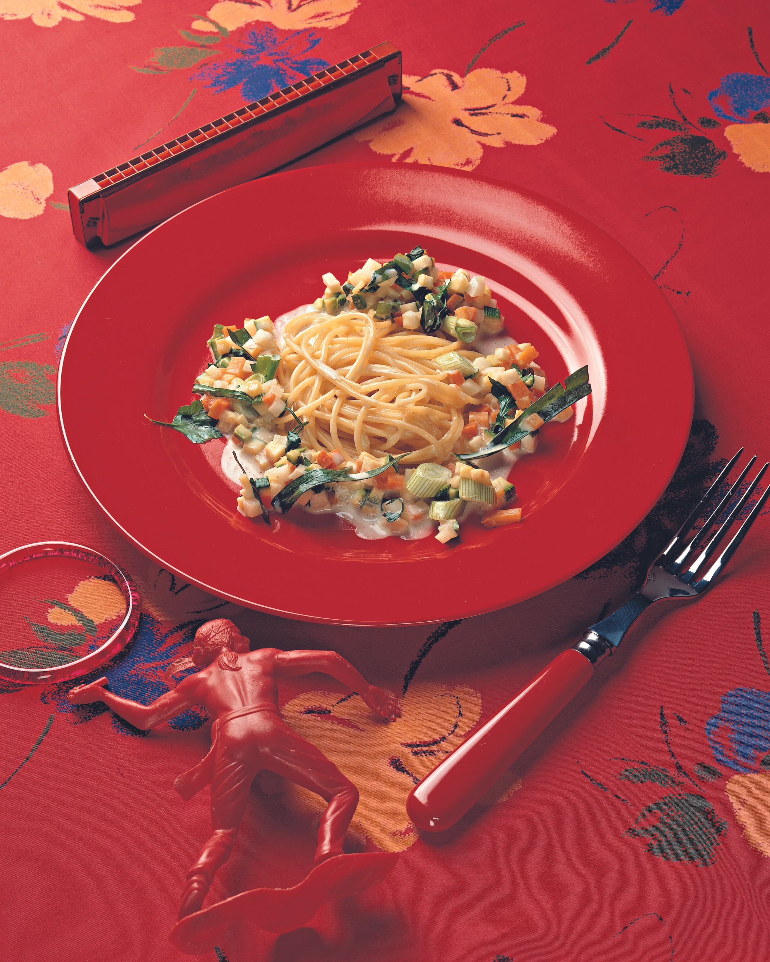 Spaghetti mit Gemüsesugo und Estragon