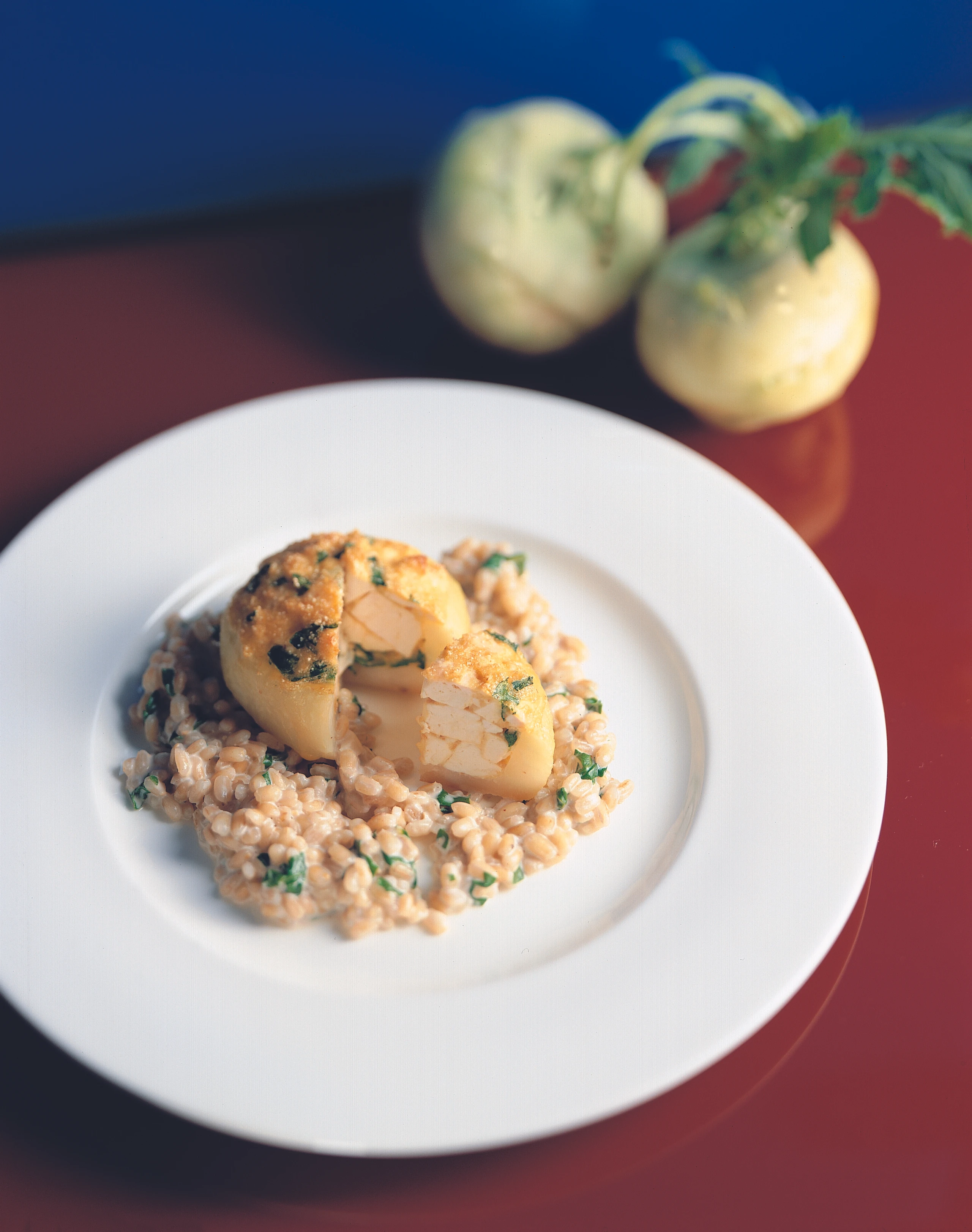 Kohlrabi mit Tofu-Fülle auf Gerstenragout