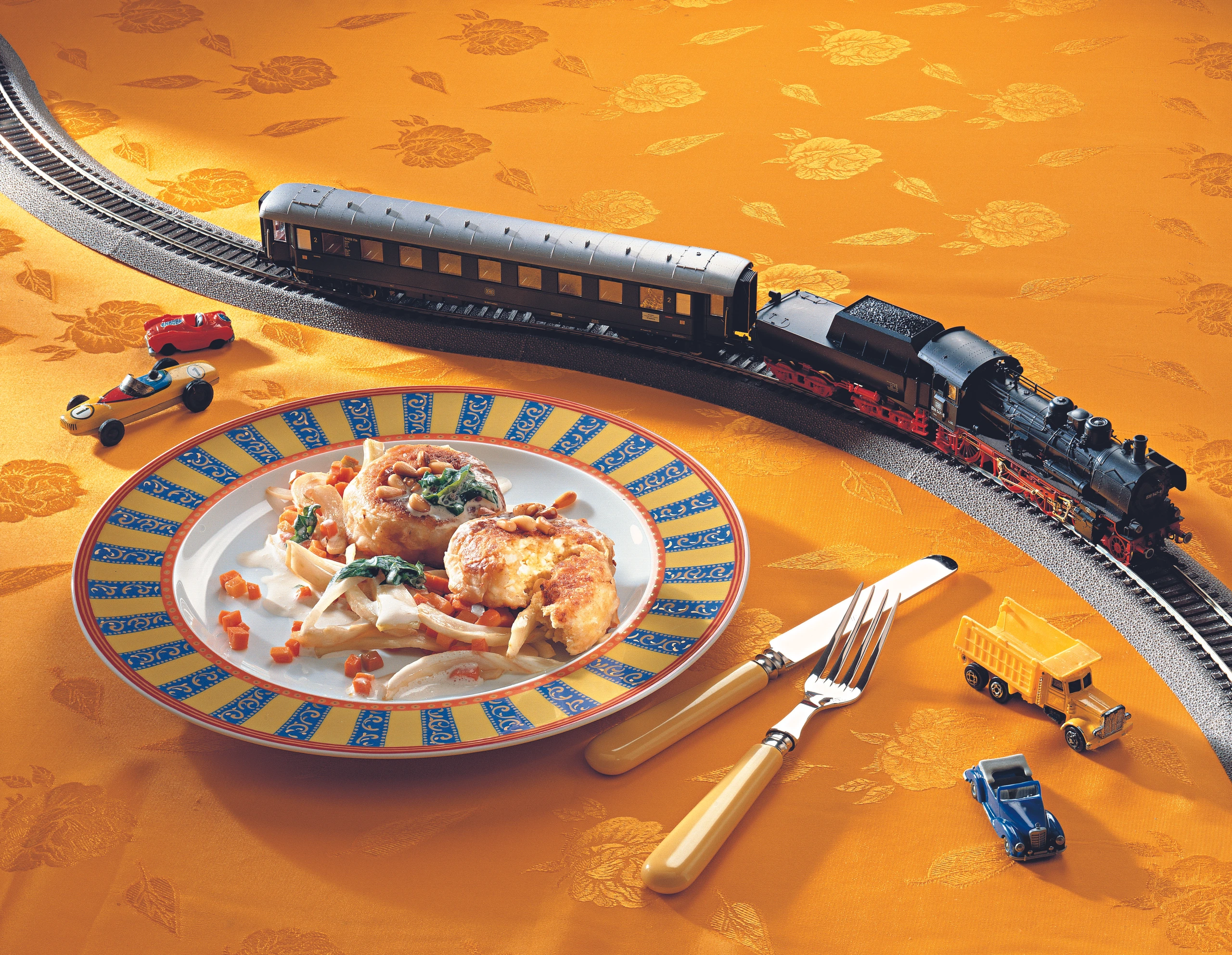 Pikante Topfentascherl mit Basilikumsauce