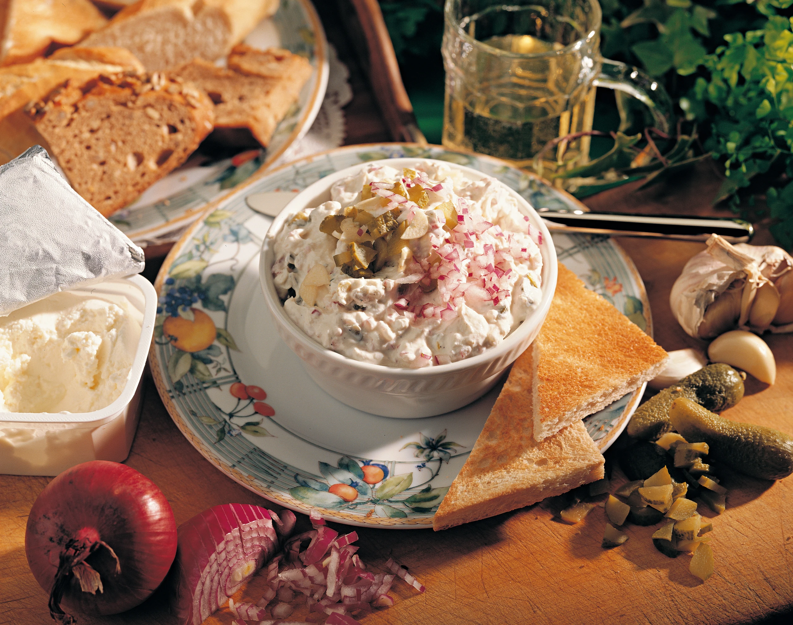 Zwiebel-Aufstrich mit Knoblauch