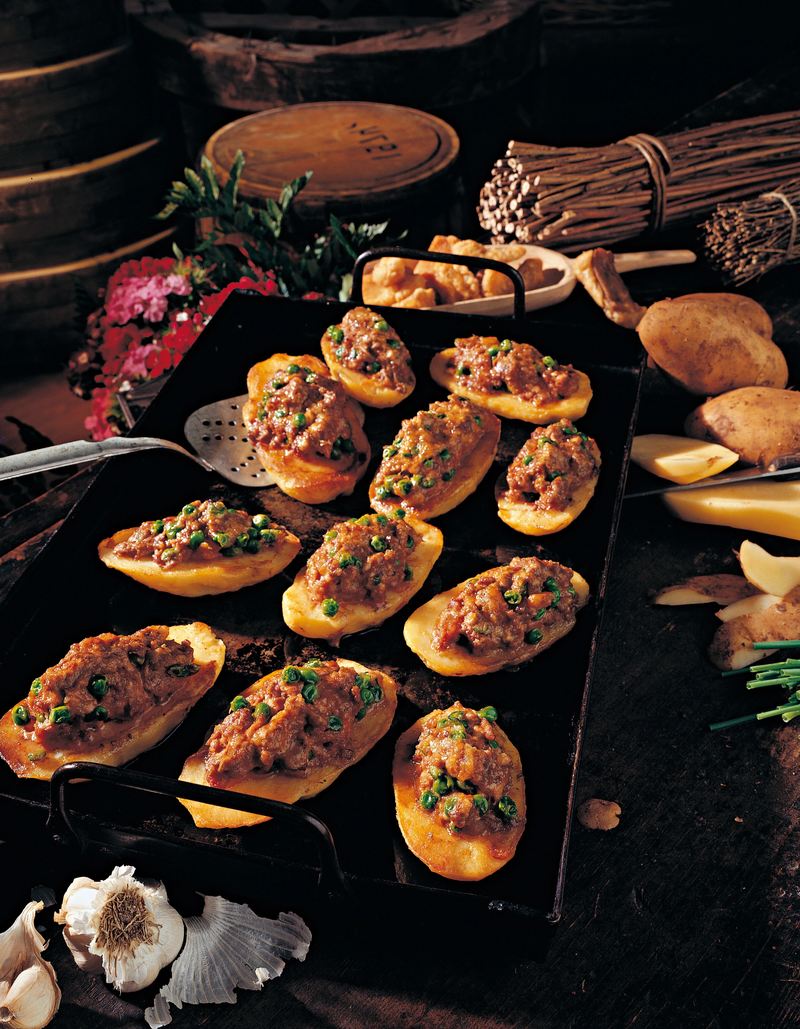 Gefüllte Erdäpfel mit Faschiertem und Rahmsauce