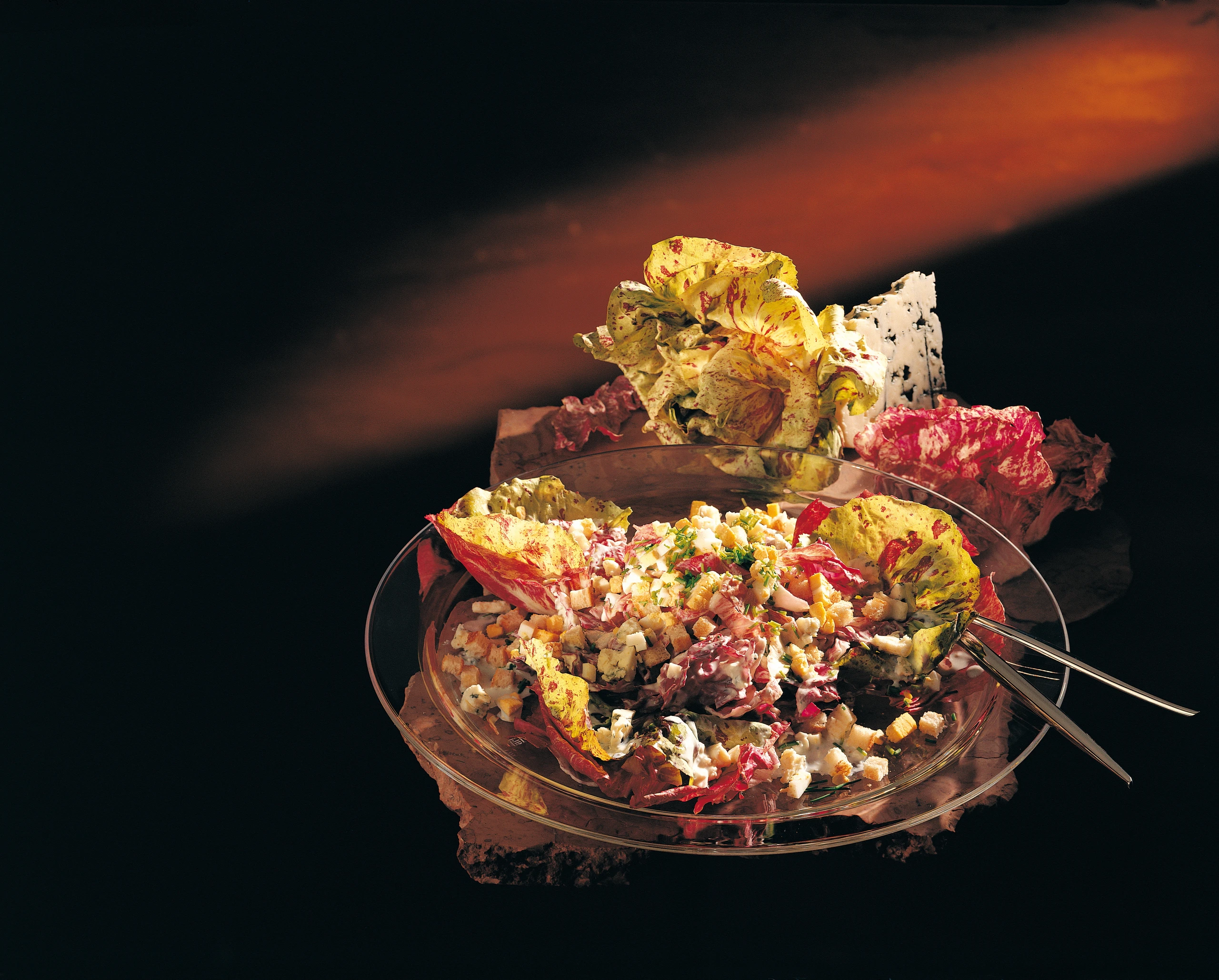 Radicchio-Salat mit Marinade aus Blauschimmelkäse