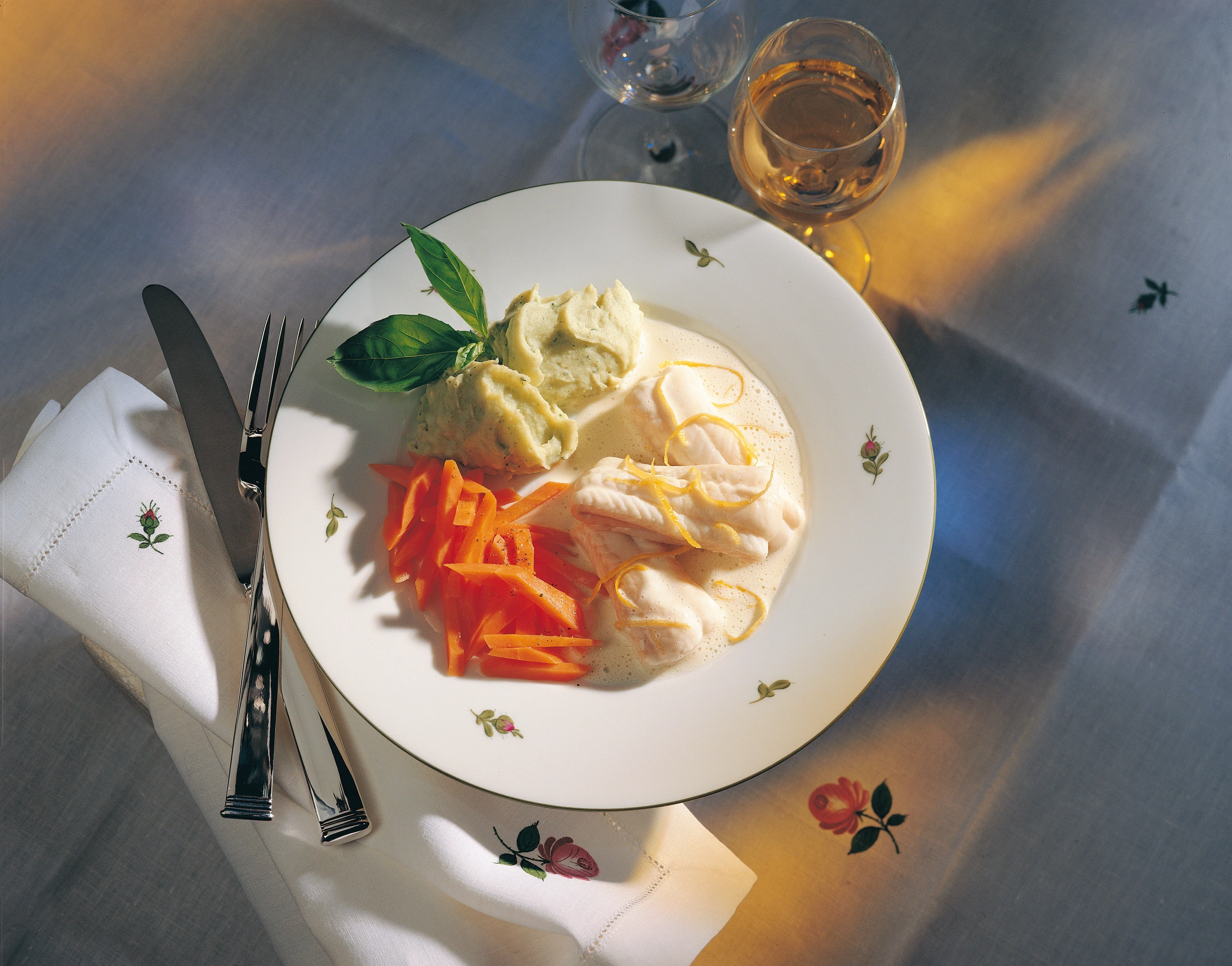 Seezunge mit Zitronensauce und Basilikum-Erdäpfelpüree